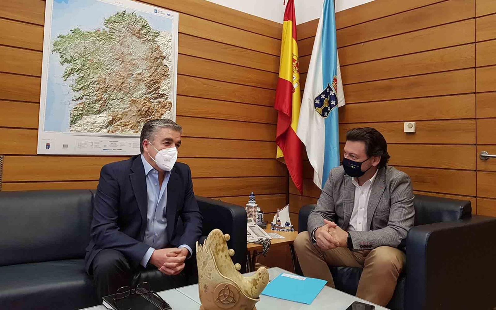 Miranda y Taboada, en la sede de la Secretaría Xeral da Emigración en la capital de Galicia