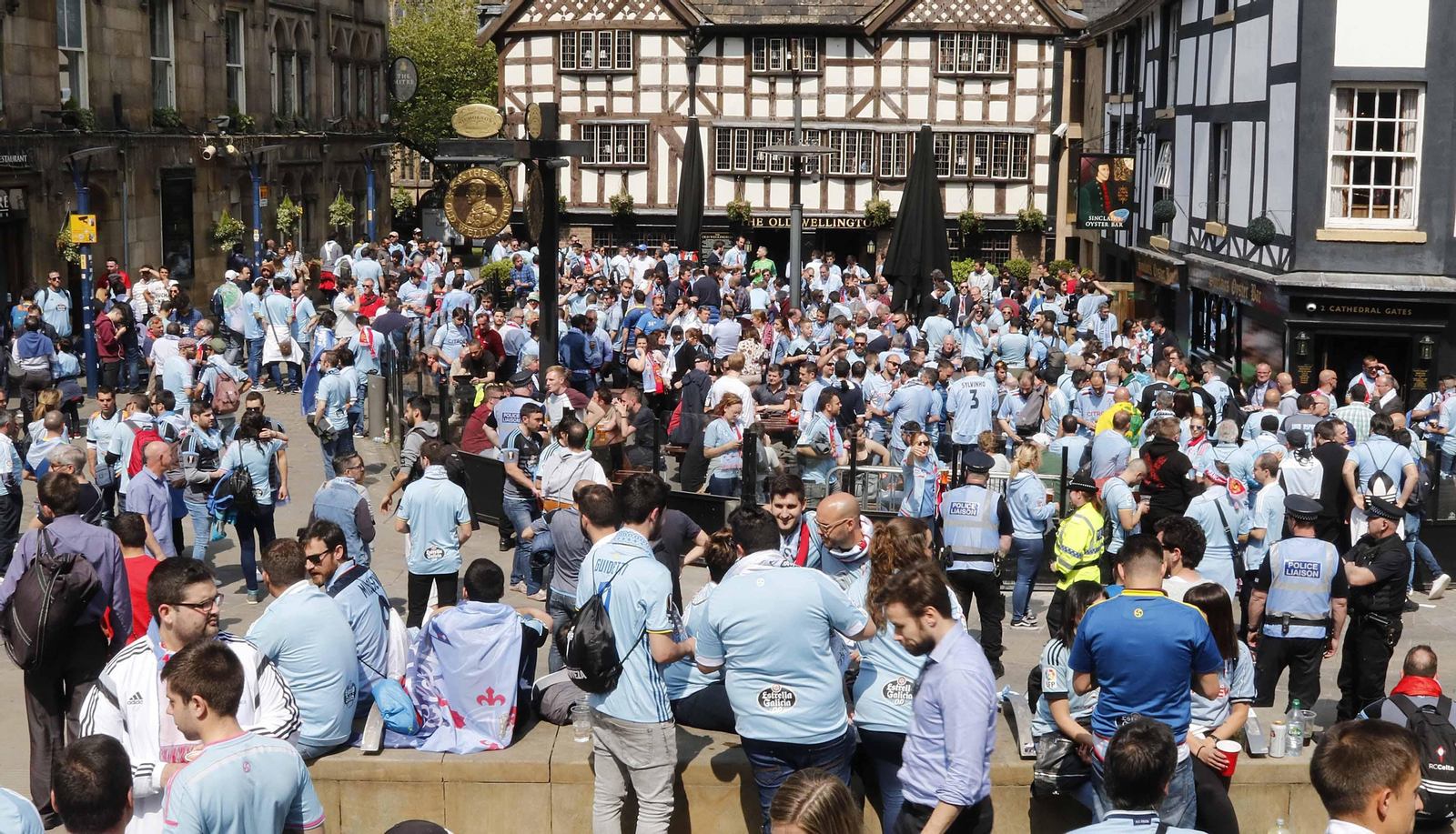 El viaje de la afición celeste a Manchester, el 11 de mayo de 2017. // J.V. Landín