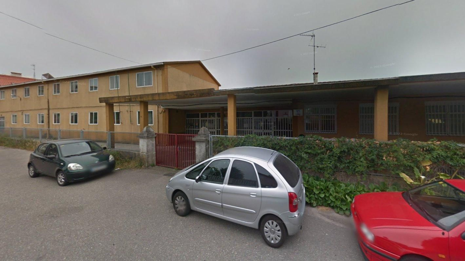 Colegio Montemogos de Bueu en el que daba clase la profesora denunciada. // Google Maps