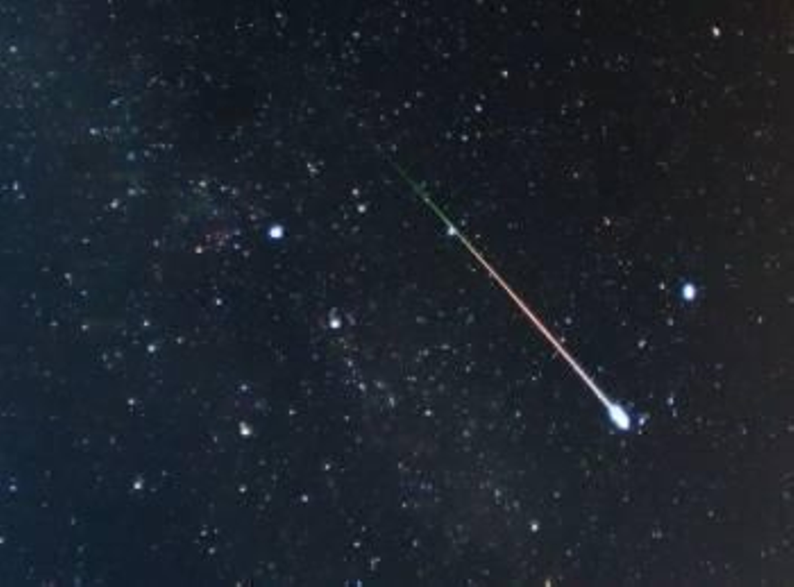 Cientos de estrellas fugaces podrán observarse hoy desde lugares despejados en toda España.
