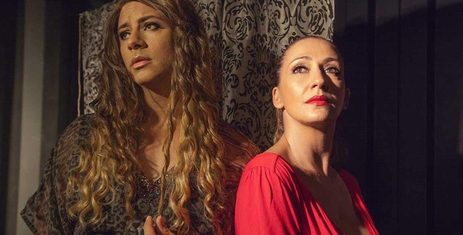 Silvia de Esteban, a la derecha, está triunfando en Miami con varias obras en cartel.