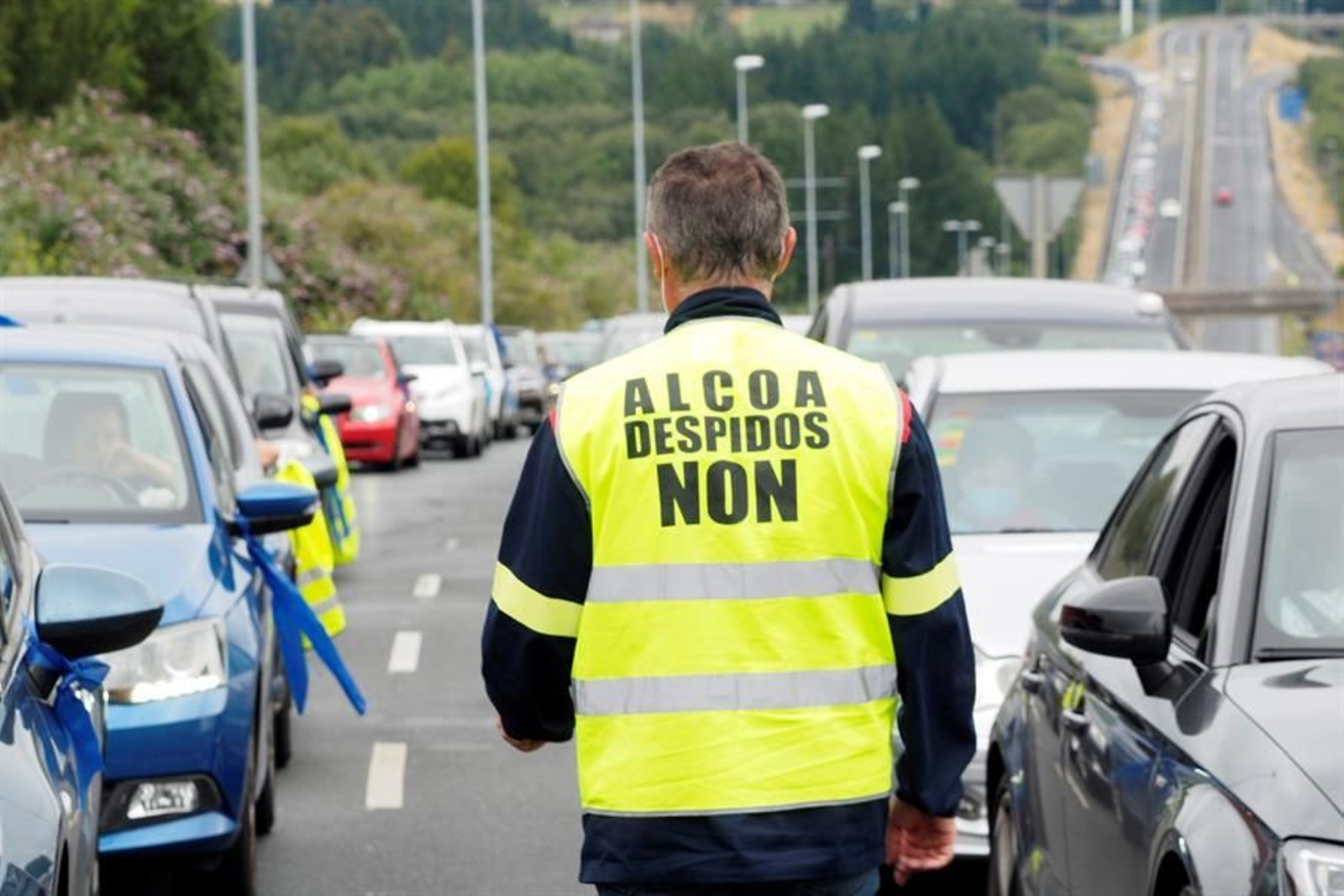El plantel de Alcoa viaja en caravana de A Mariña hasta Lugo por una solución