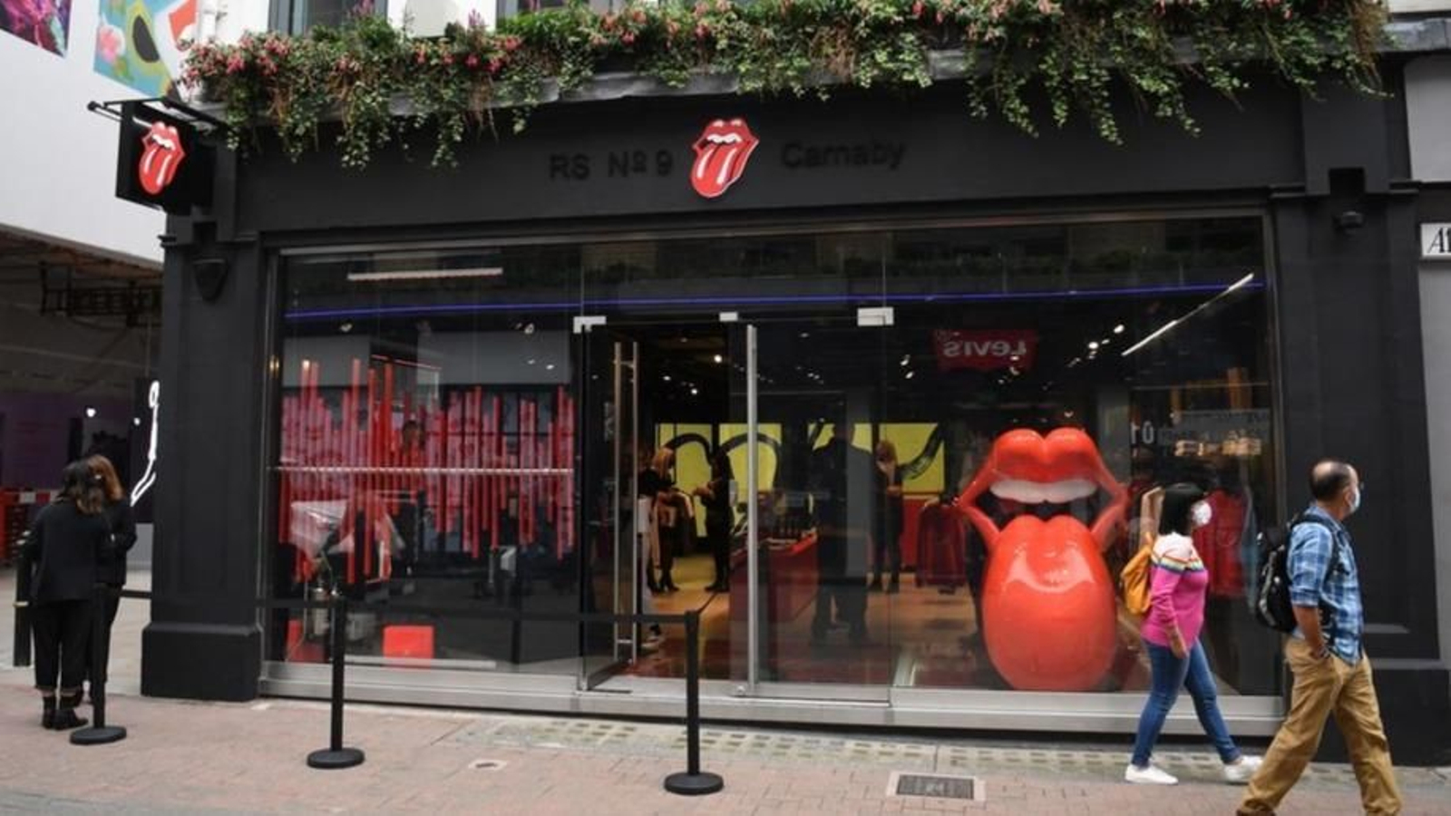 Exterior de la la tienda situada en el número 9 de Carnaby Street en Londres.