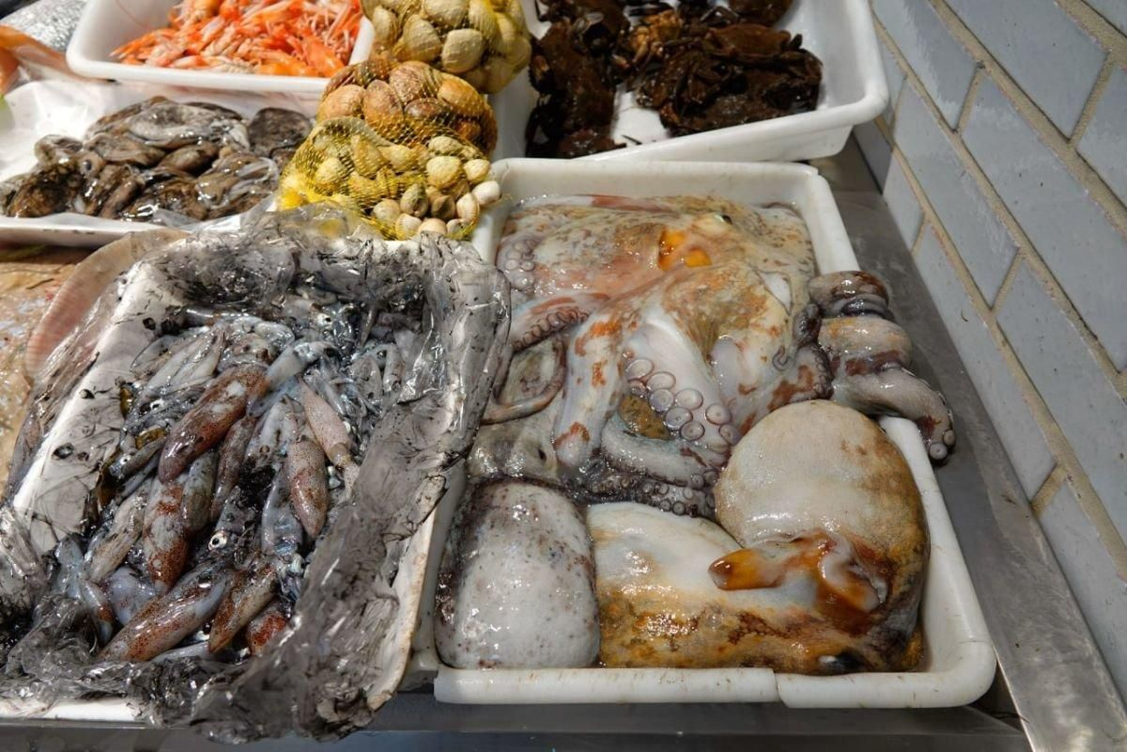 Pulpo de la Ría en un mercado de Vigo.