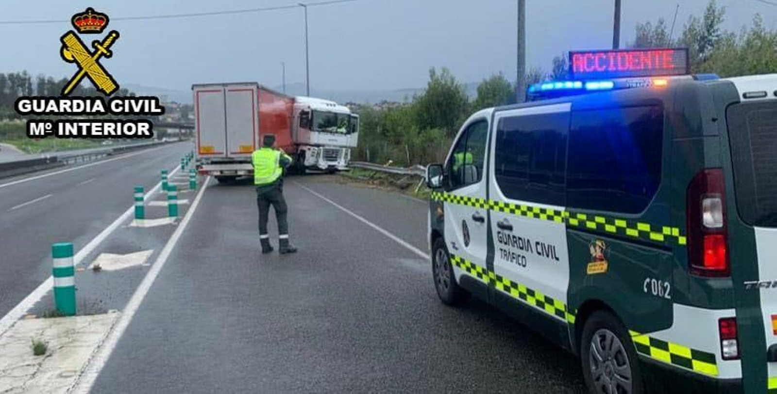 El accidente de un camión corta el tráfico sentido Vigo en la VG-20