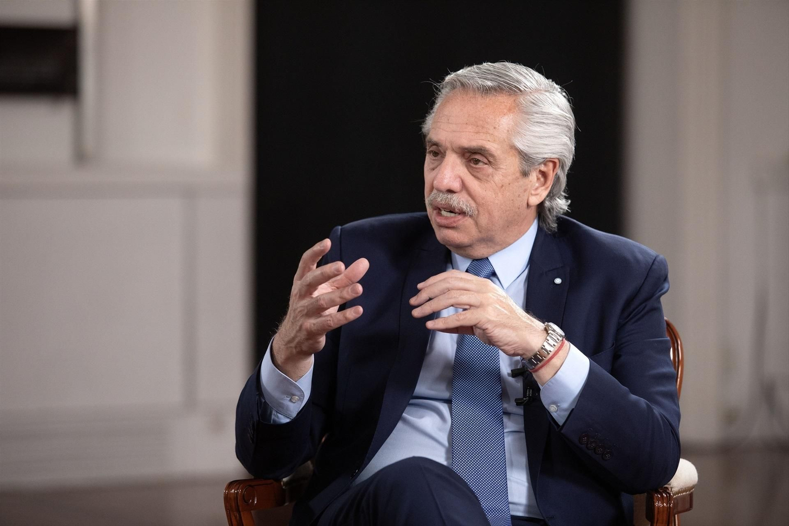 El expresidente argentino Alberto Fernández ha criticado la respuesta de su sucesor, Javier Milei, a las declaraciones del ministro de Transportes de España, Óscar Puente.