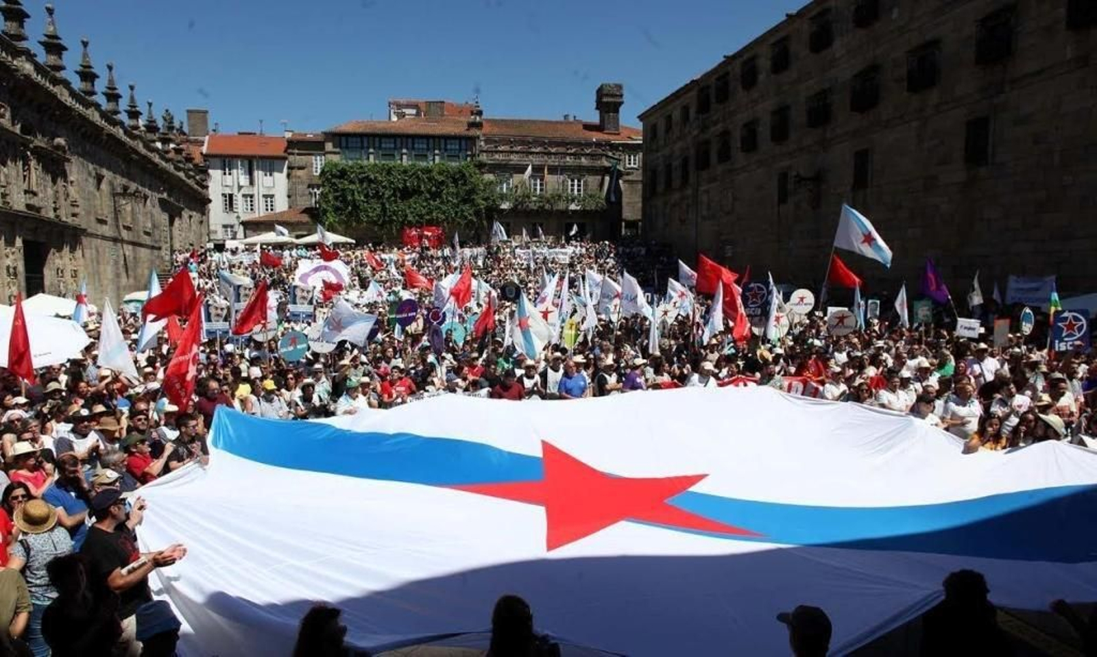 Aspecto que presentaba a compostelá Praza da Quintana, durante a concentración convocada polo BNG.