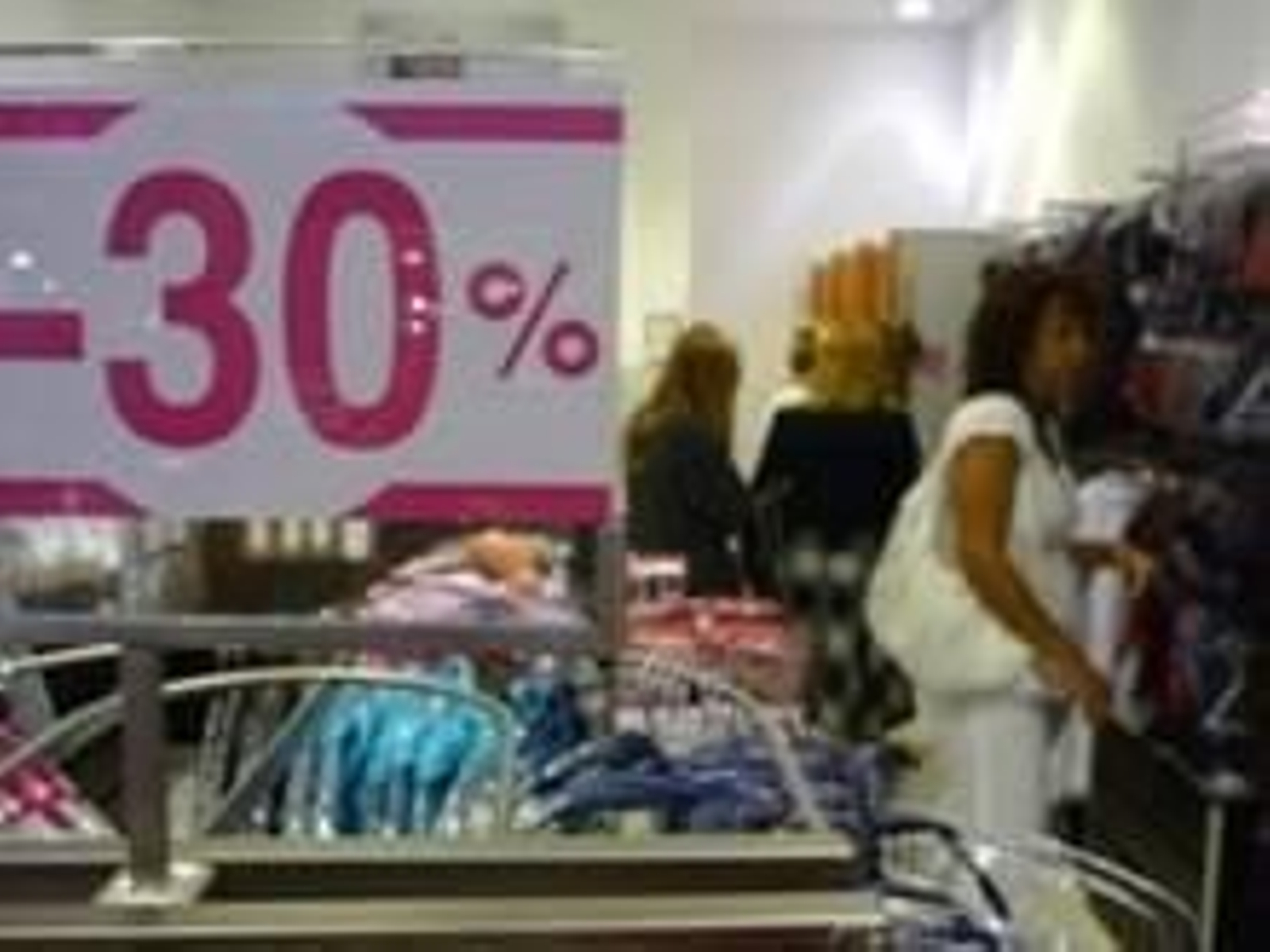 Vista interior de un comercio.