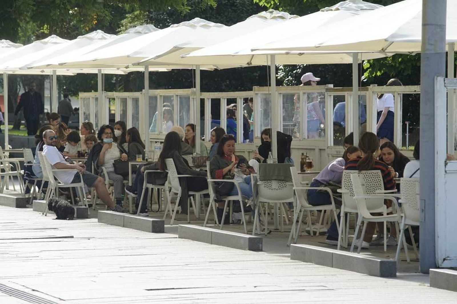 Una de las terrazas de la Zona Náutico