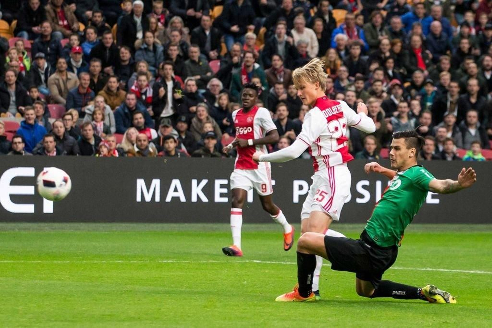 El joven delantero danés Dolberg es la gran sensación del Ajax.