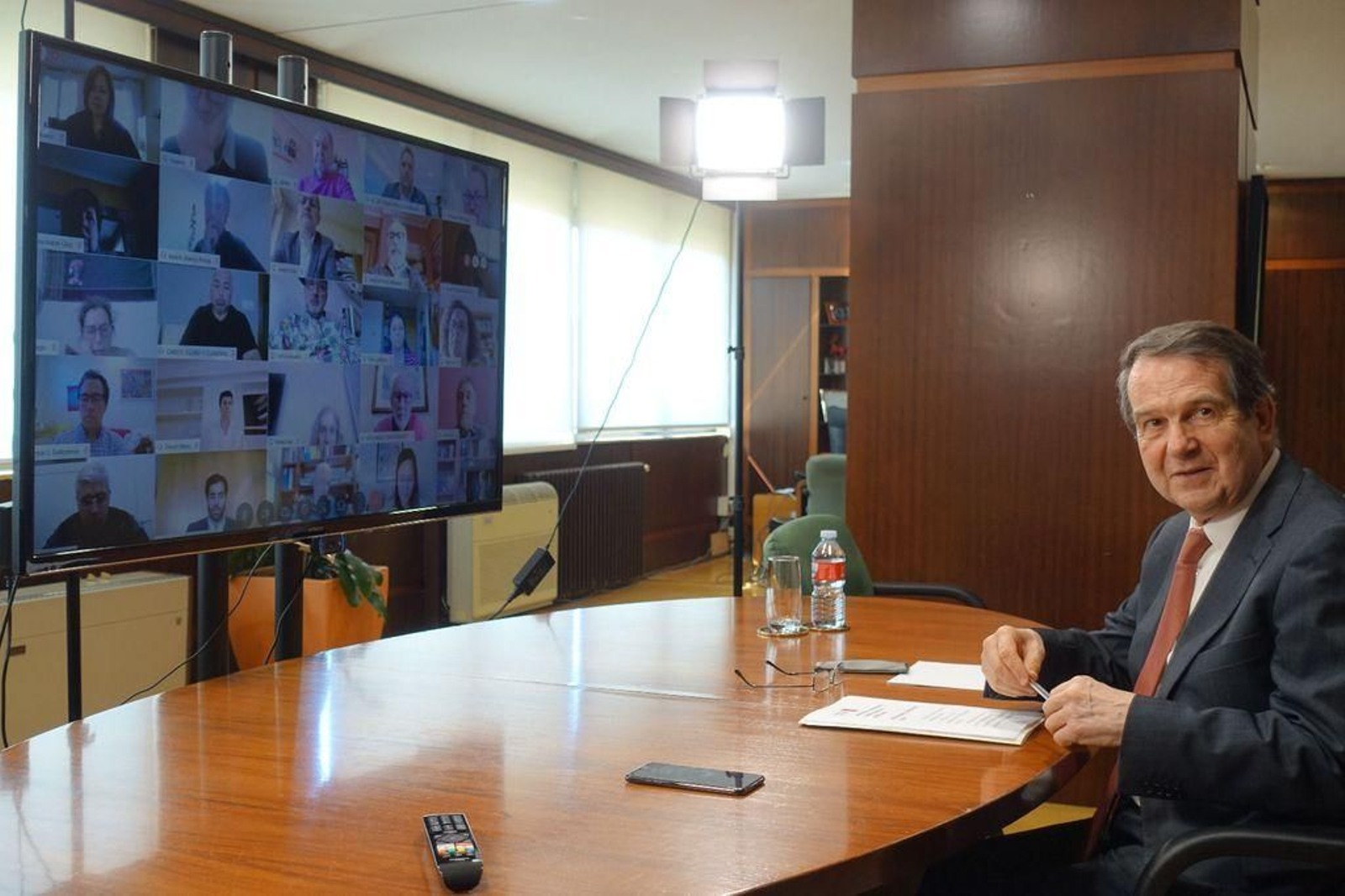 Abel Caballero se reunió ayer con empresarios de hostelería y sector de turismo.