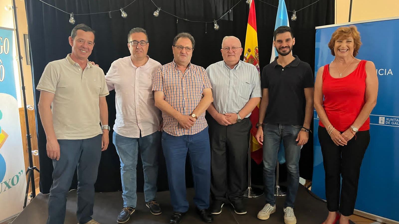 Concejales del Ayuntamiento de Castellón con el presidente de la entidad