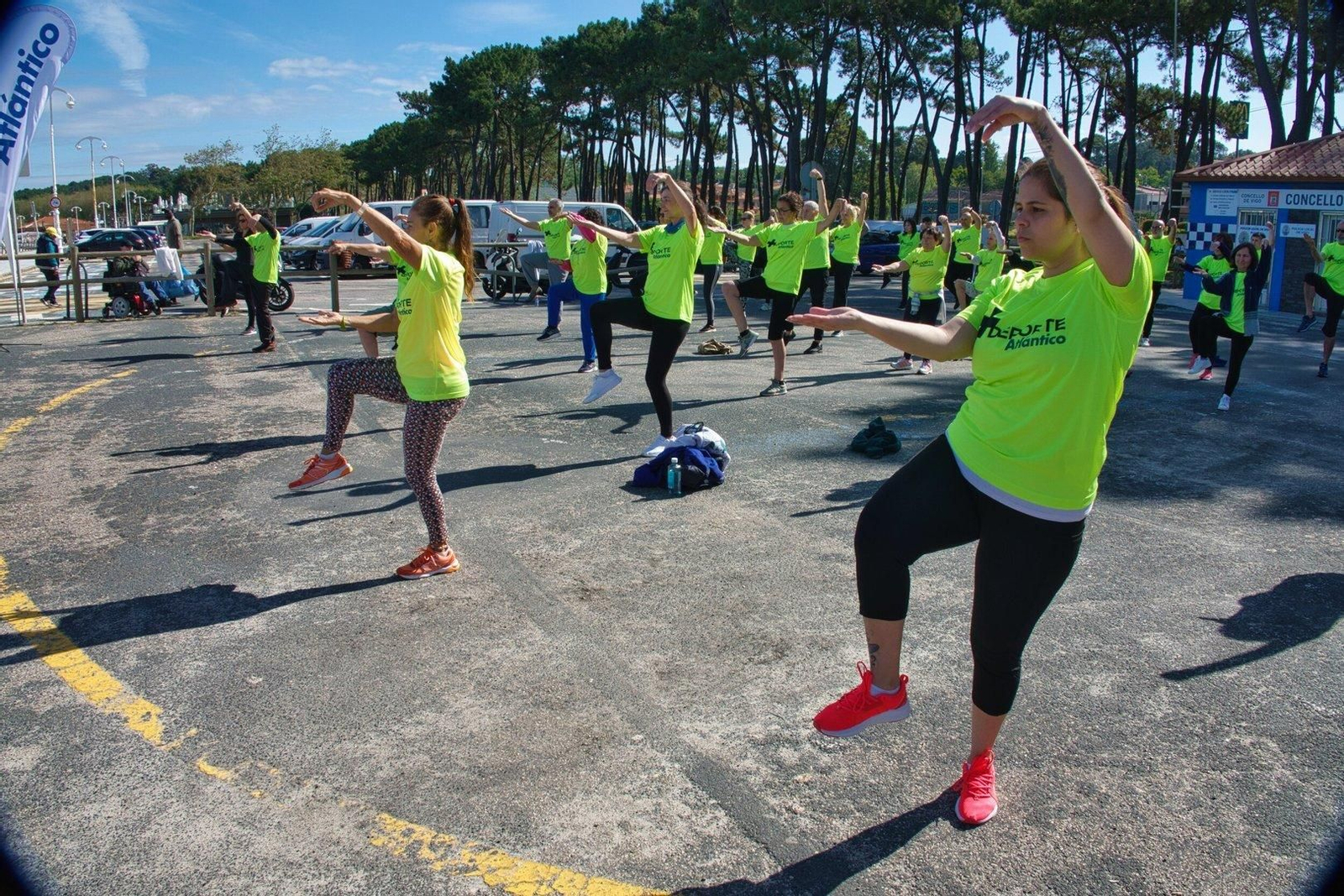 Sesión de taichí de +Deporte Atlántico en Samil.