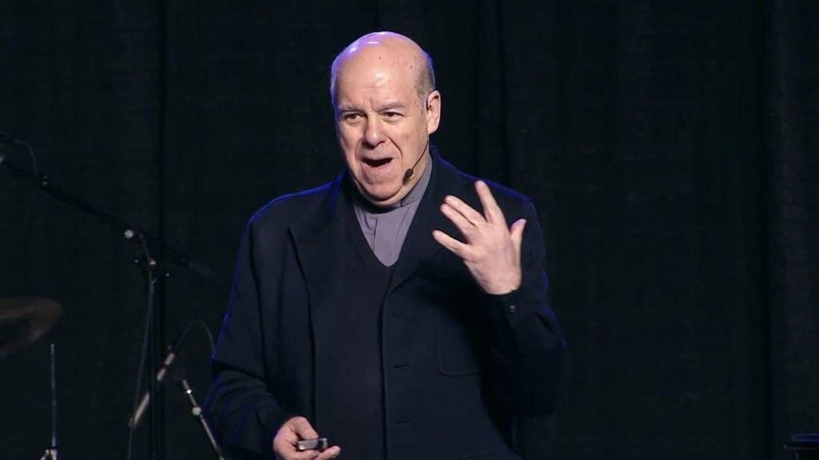 El teólogo leonés José Román Flecha Andrés.