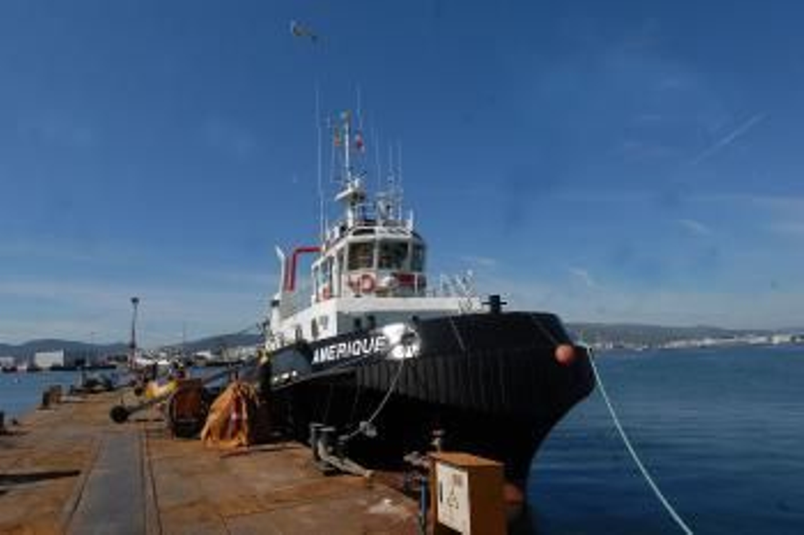 Pemex quiere construir 14 remolcadores (el de la foto construido por Cardama), 7 en Galicia.