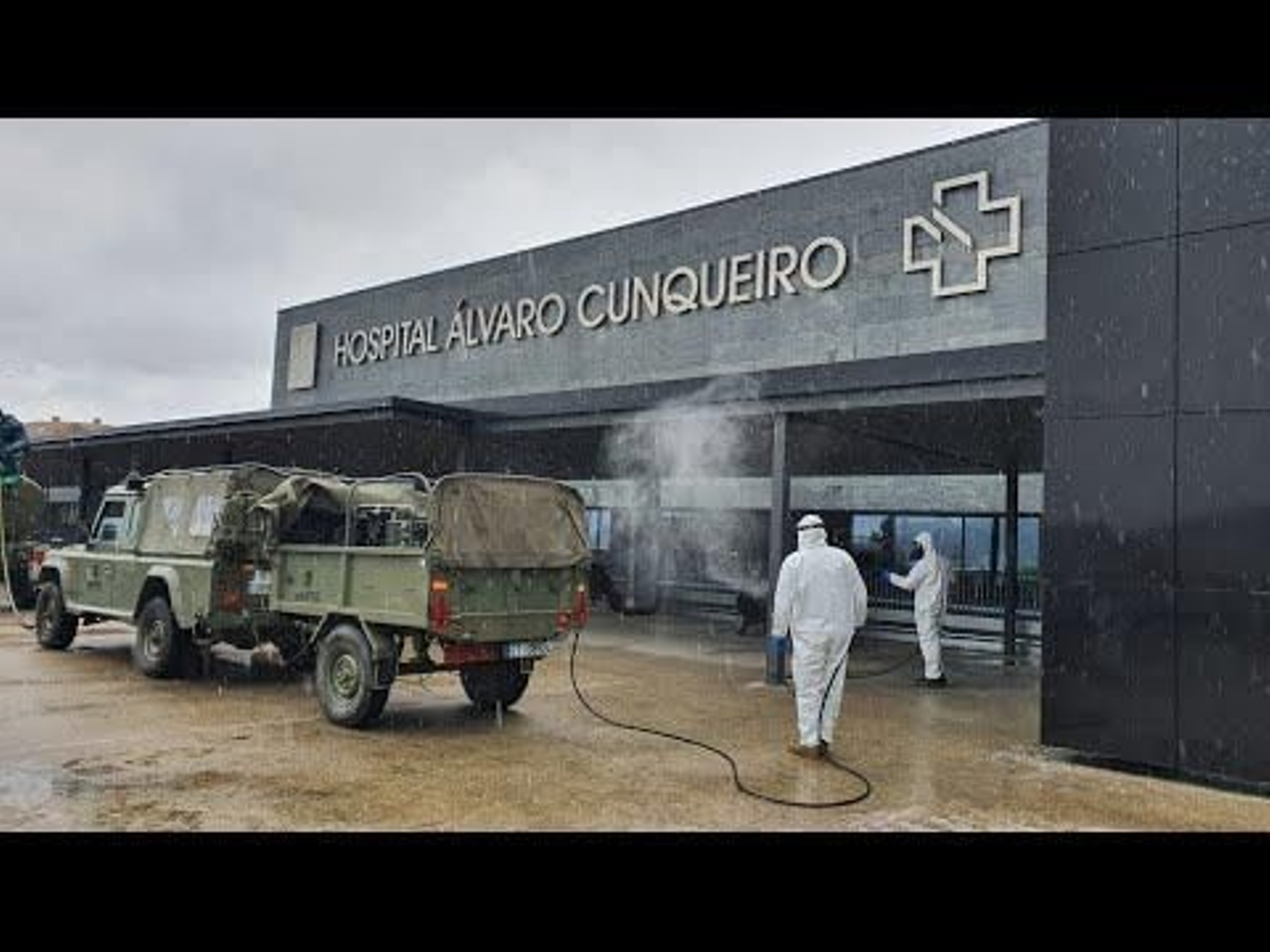 La Brilat realiza labores de desinfección en el Hospital Álvaro Cunqueiro en Vigo