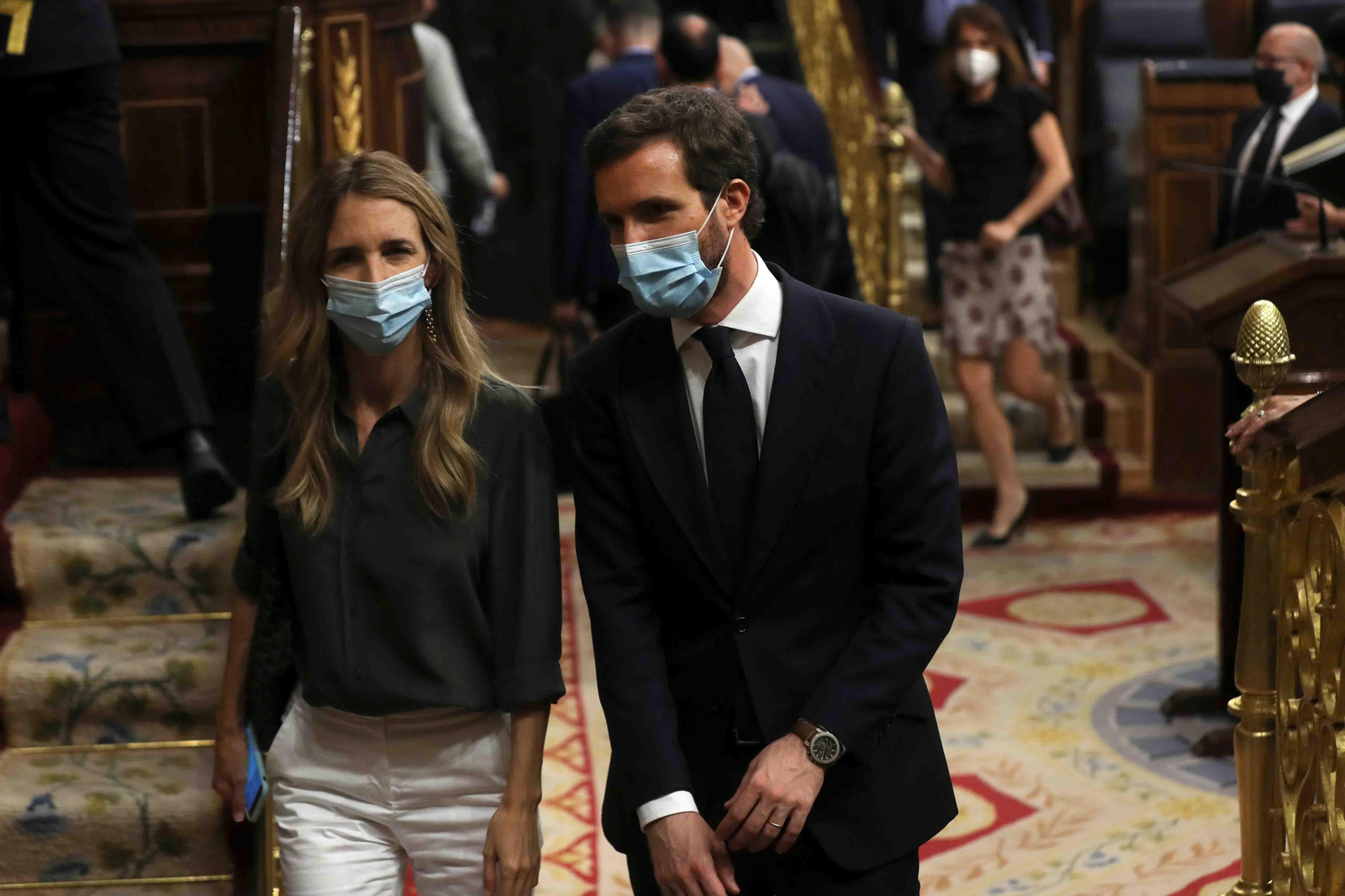 El líder del Partido Popular, Pablo Casado (d), y la portavoz del partido en el Congreso, Cayetana Álvarez de Toledo (i). EFE/ Kiko Huesca