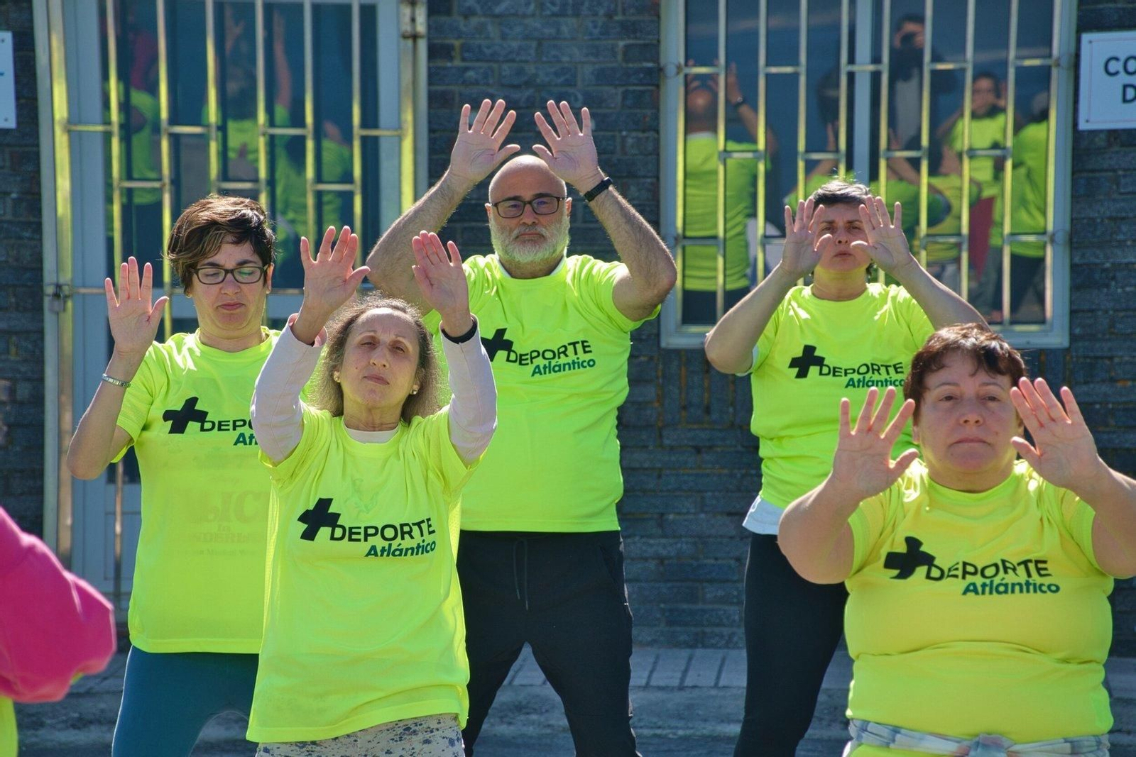 Sesión de taichí de +Deporte Atlántico en Samil.