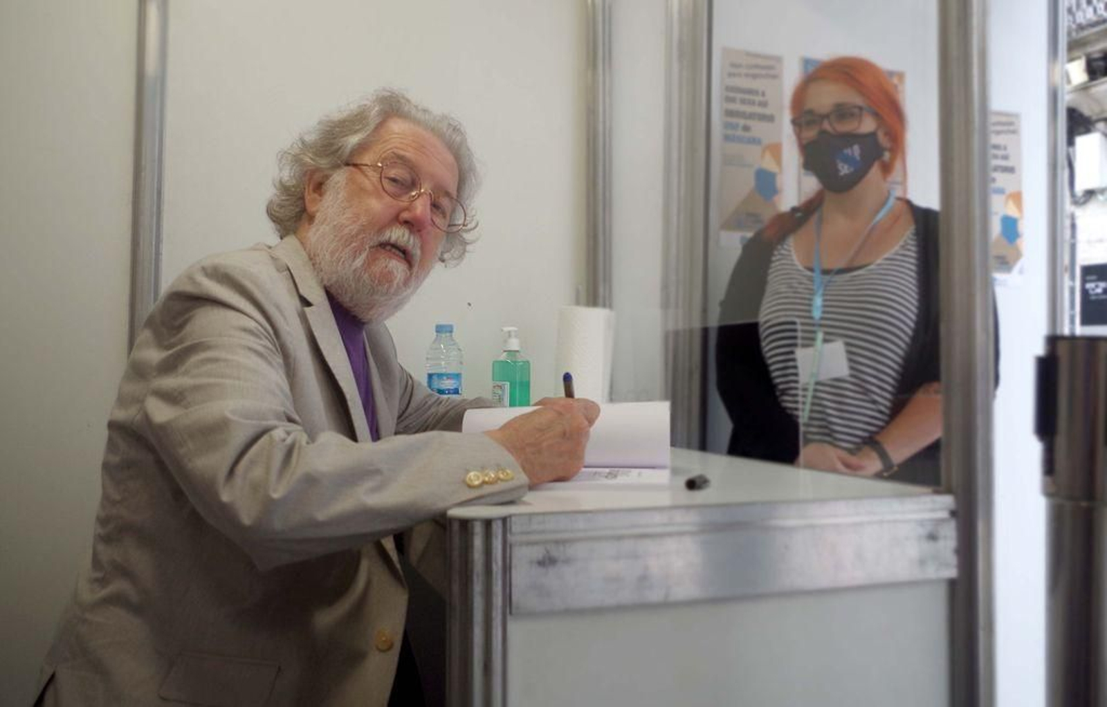 José Antonio Perozo, en la firma.