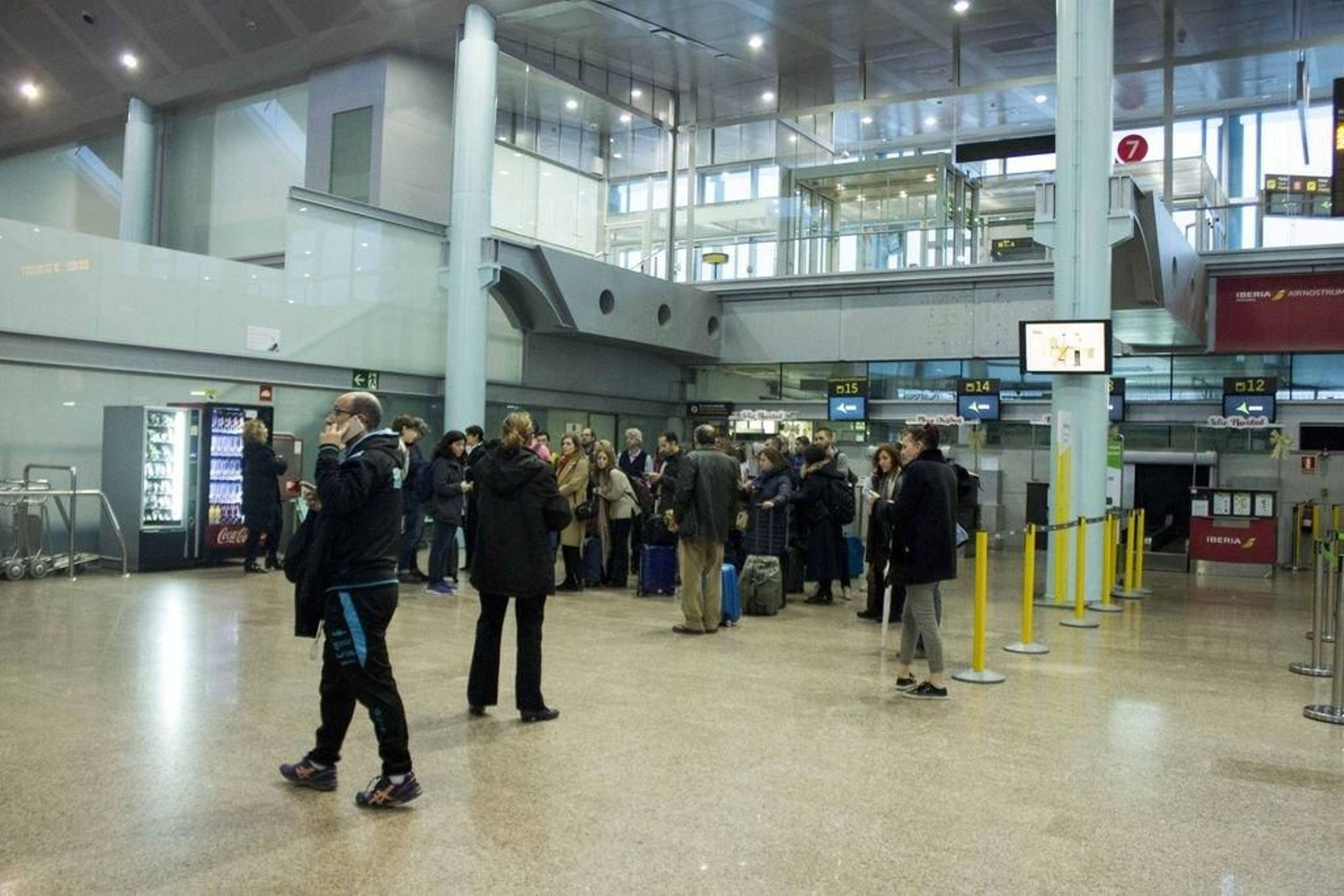 El temporal "Fabien" canceló vuelos en diciembre en Peinador, con demandas de pasajeros incluidas.