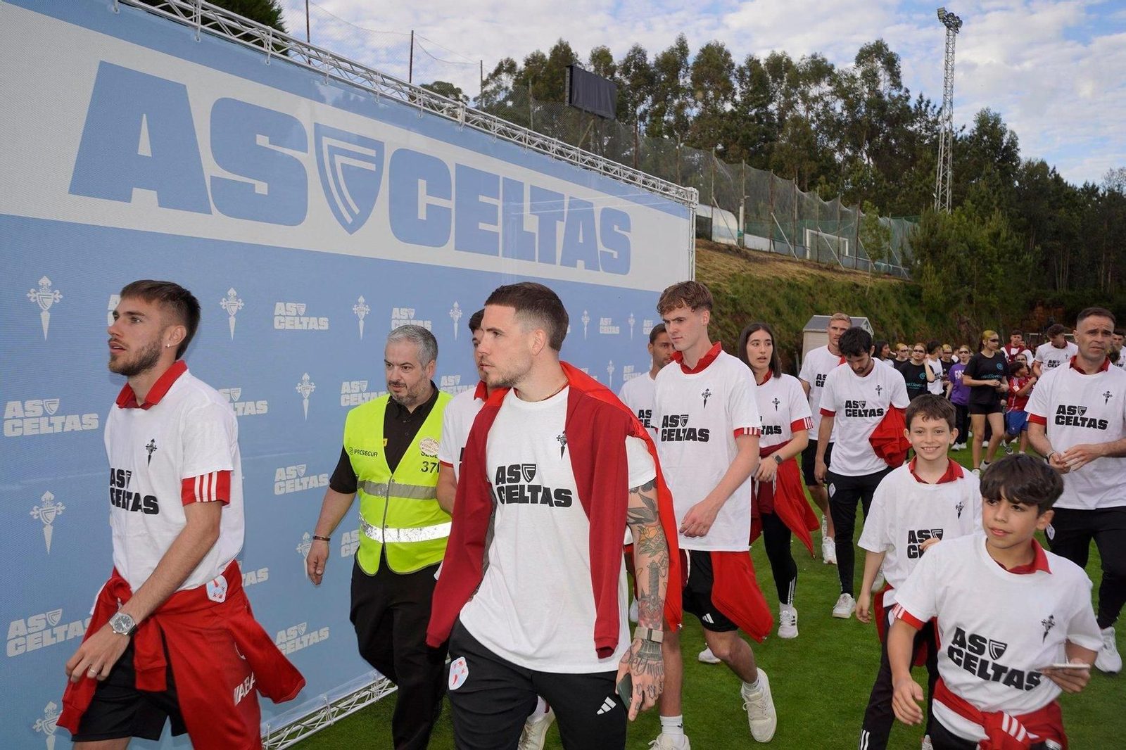 Los jugadores de la primera plantilla acudieron a la presentación.