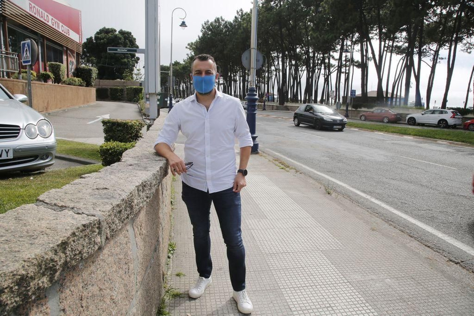 Diego Martínez ya no viajó a Chipre al dar positivo en covid-19.