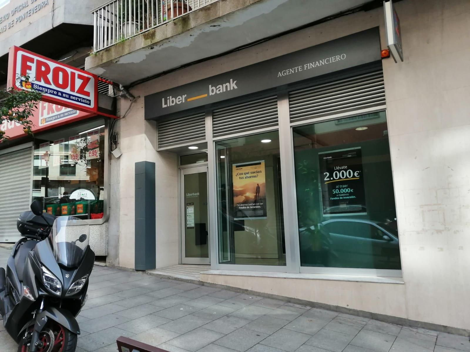 Una oficina de Liberbank en Vigo // Vicente