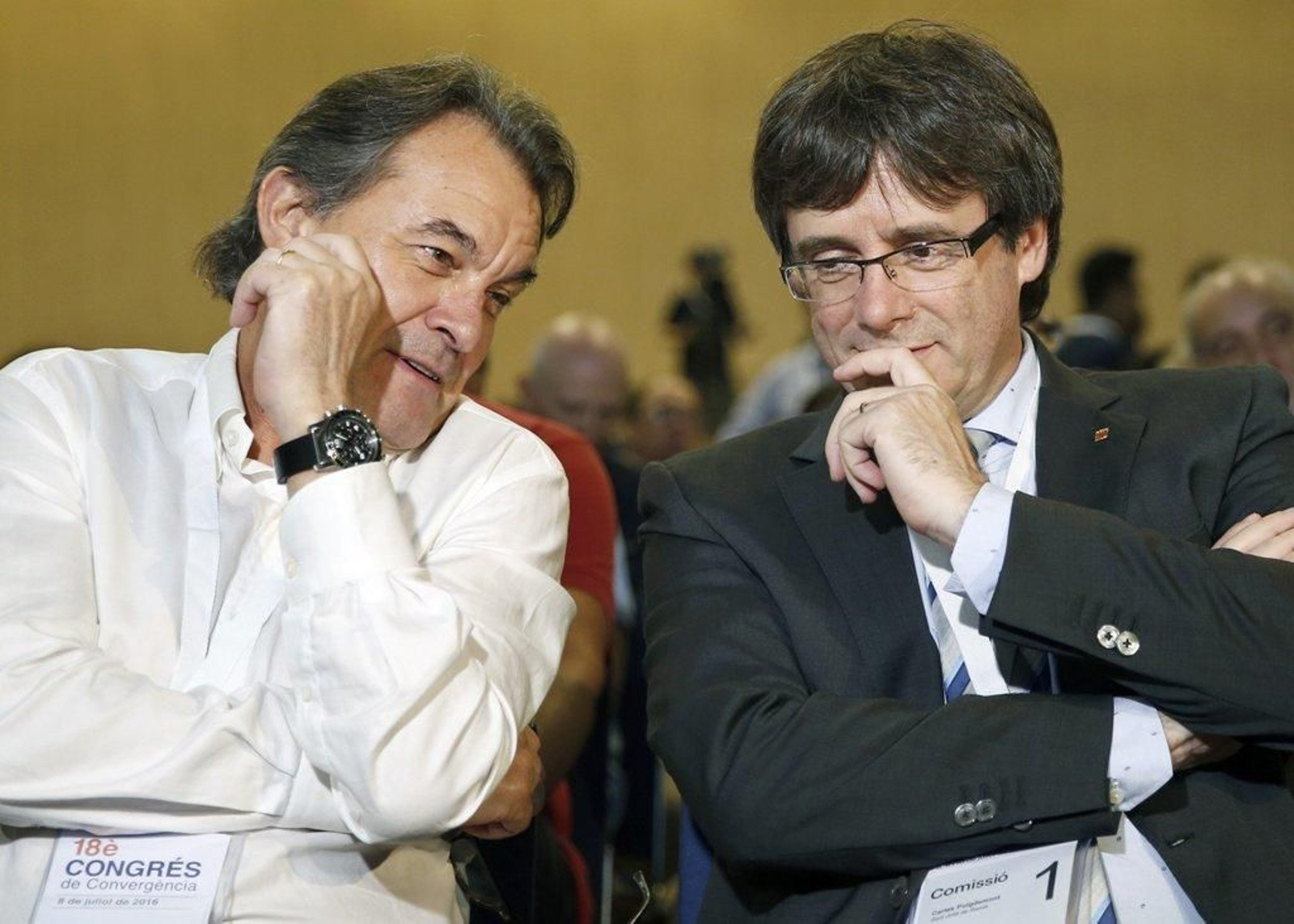 Mas, conversando en un acto con Carles Puigdemont.