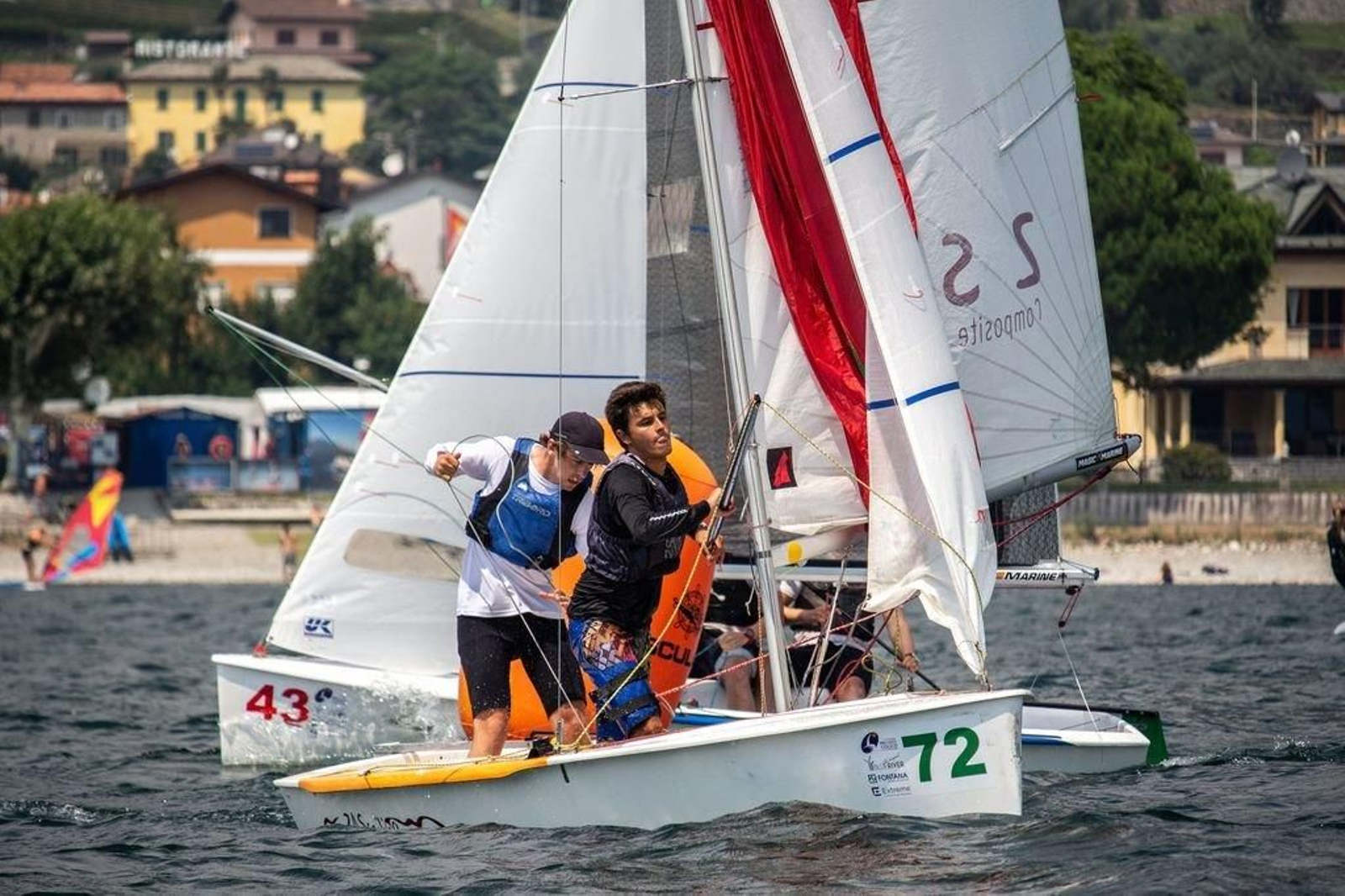 Tirso y Gonzalo en una regata.