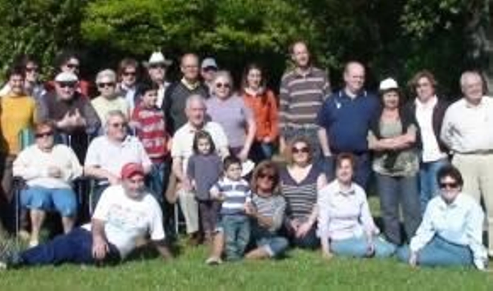 Los socios después de degustar la paella.