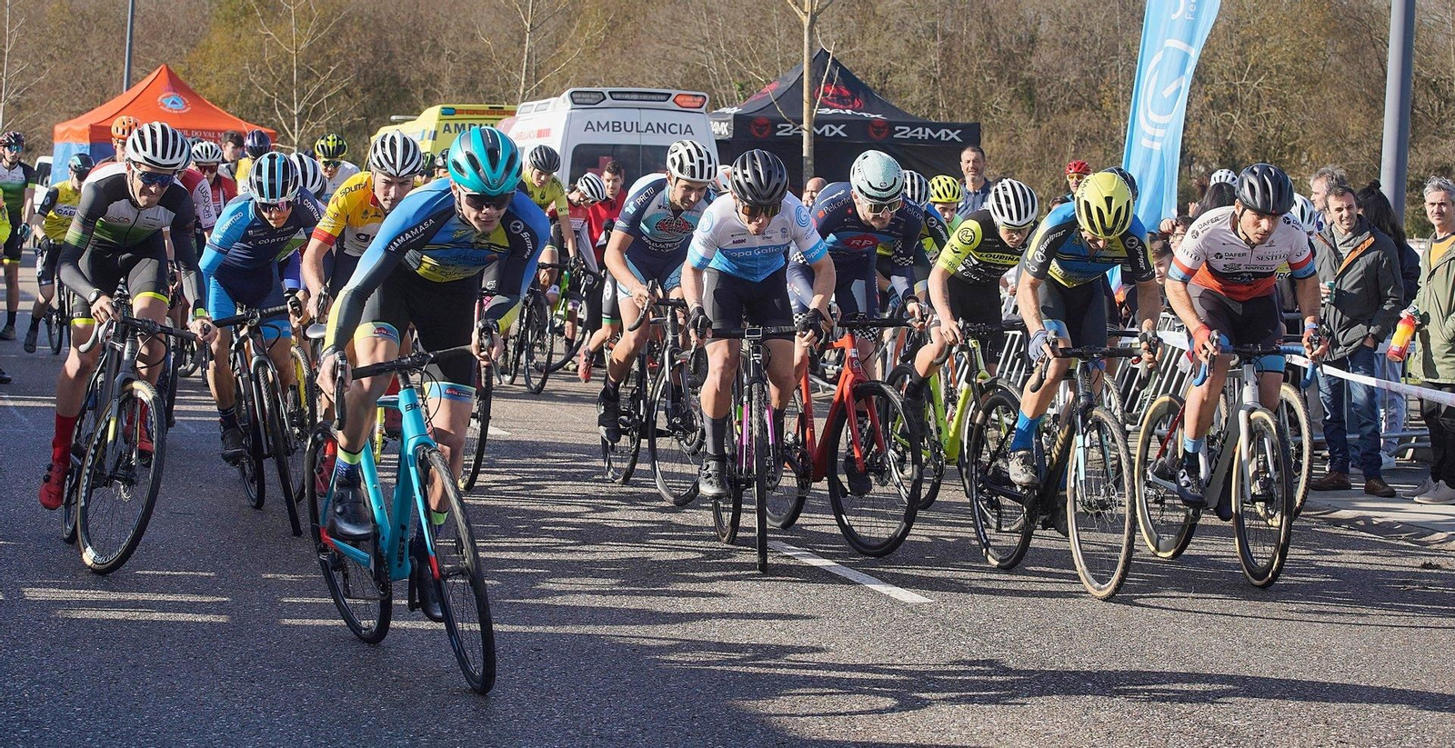 Homes na Copa Galicia de ciclocross en Nigrán.
