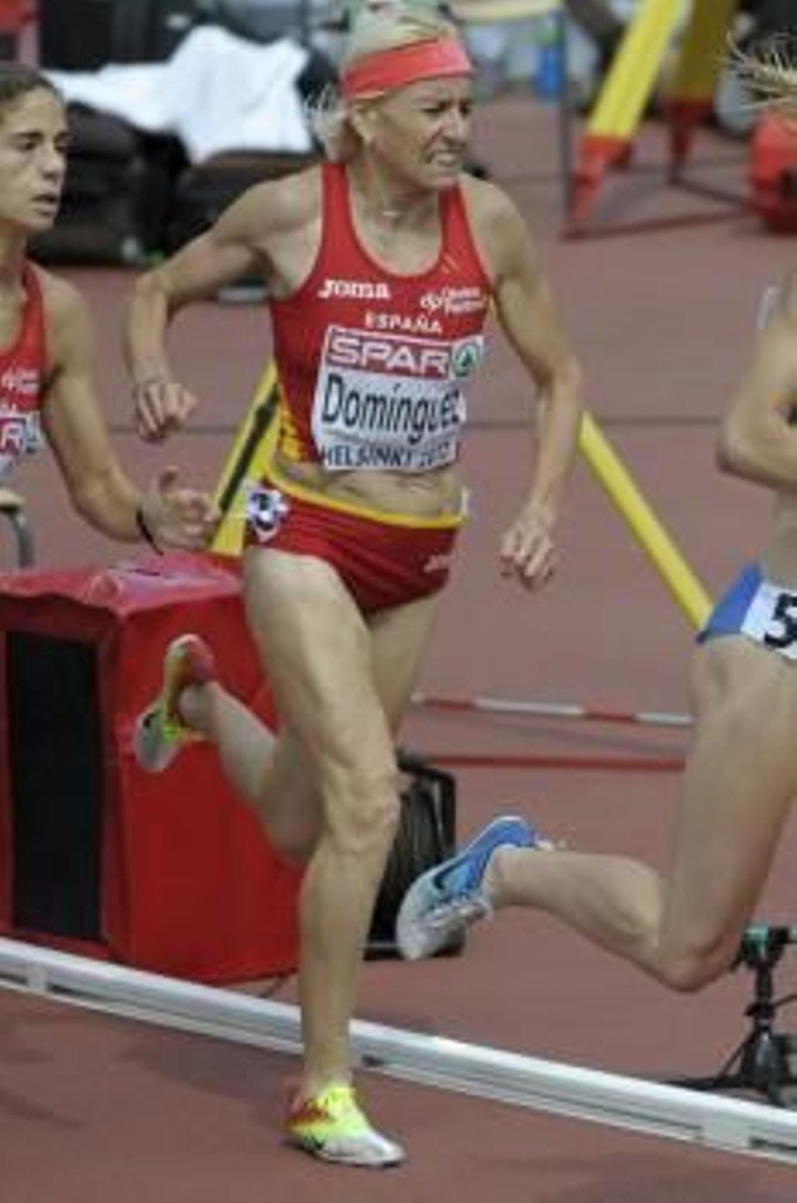 La atleta española Marta Domínguez hace una mueca de dolor durante su participación en la primera serie de los 3000 metros obstáculos de los Campeonatos de Europa de Atletismo