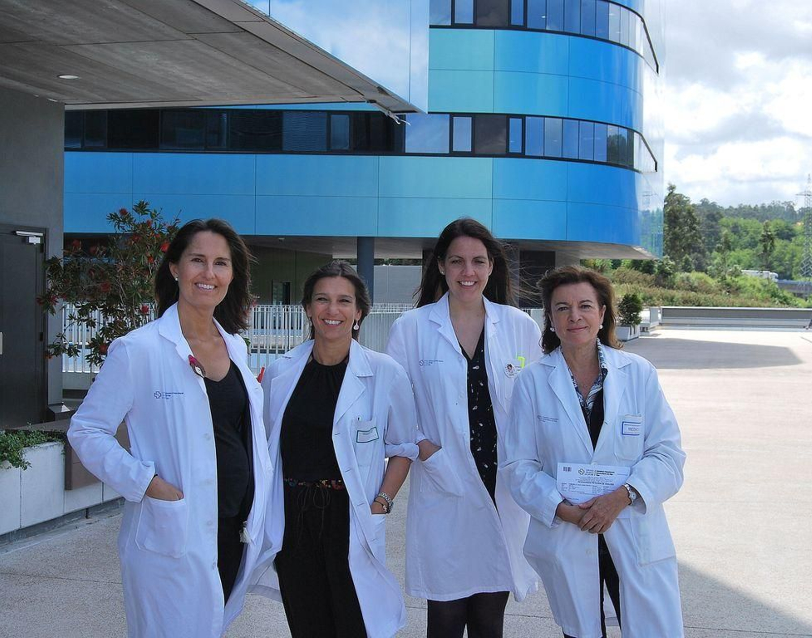 Cecilia Arroyo, Sonia González, Yaiza Romero,  con la jefa del servicio, Guadalupe Piñeiro.