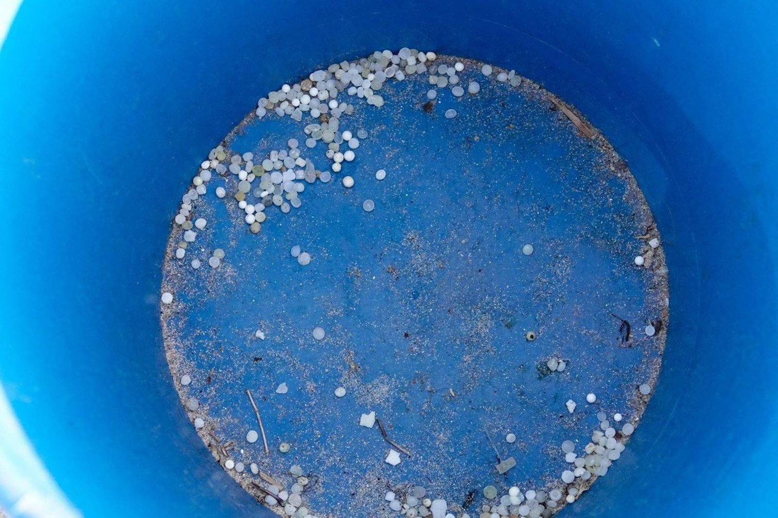 Pellets de plástico.