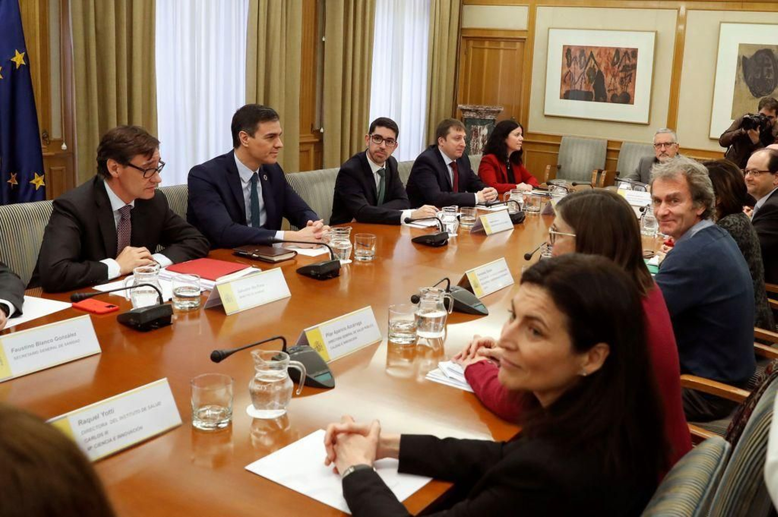 El ministro Salvador Illa y el presidente Sánchez (i), en la reunión de coordinación sanitaria.