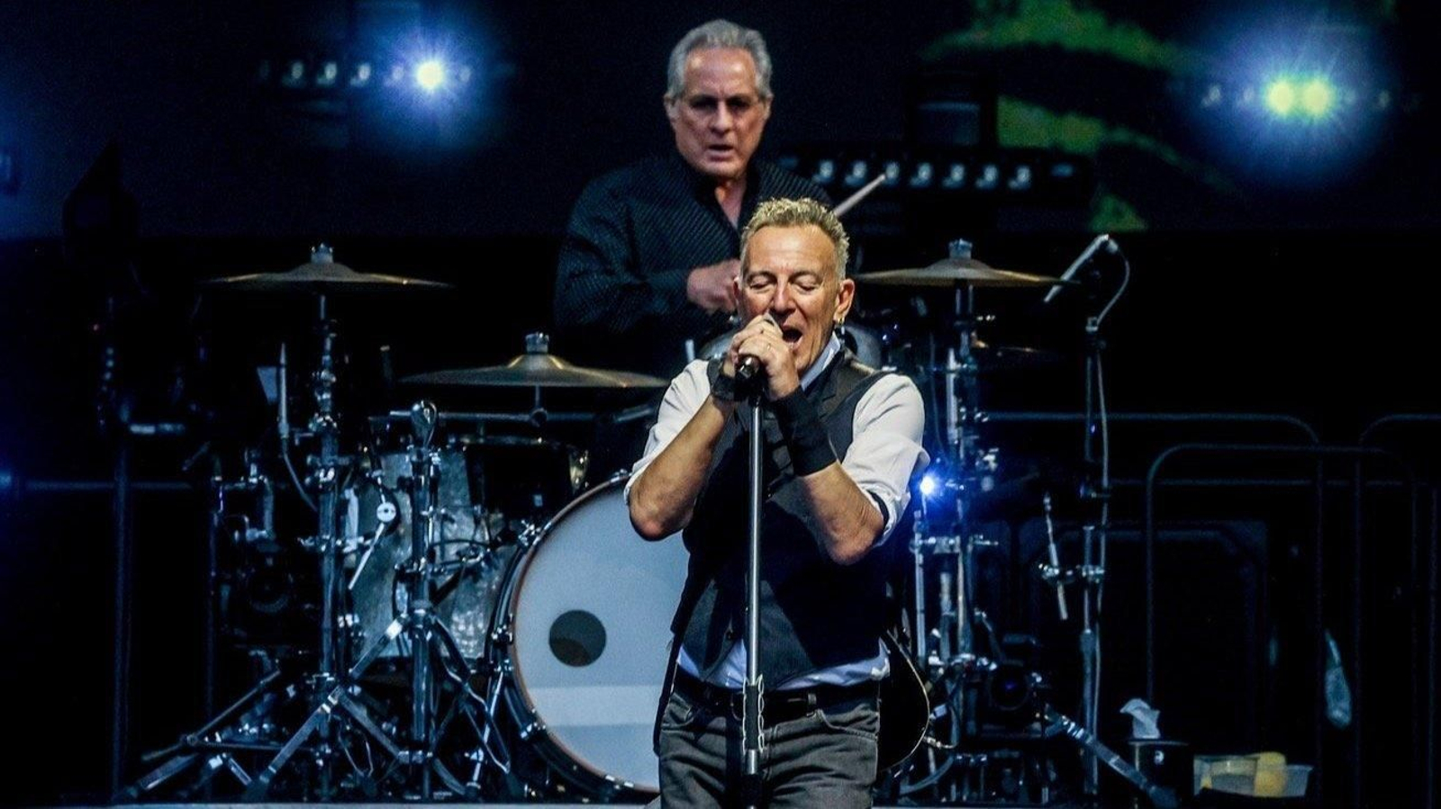 El cantante Bruce Springsteen, durante su actuación en el Estadio Civitas Metropolitano, a 12 de junio de 2024. // E.P.