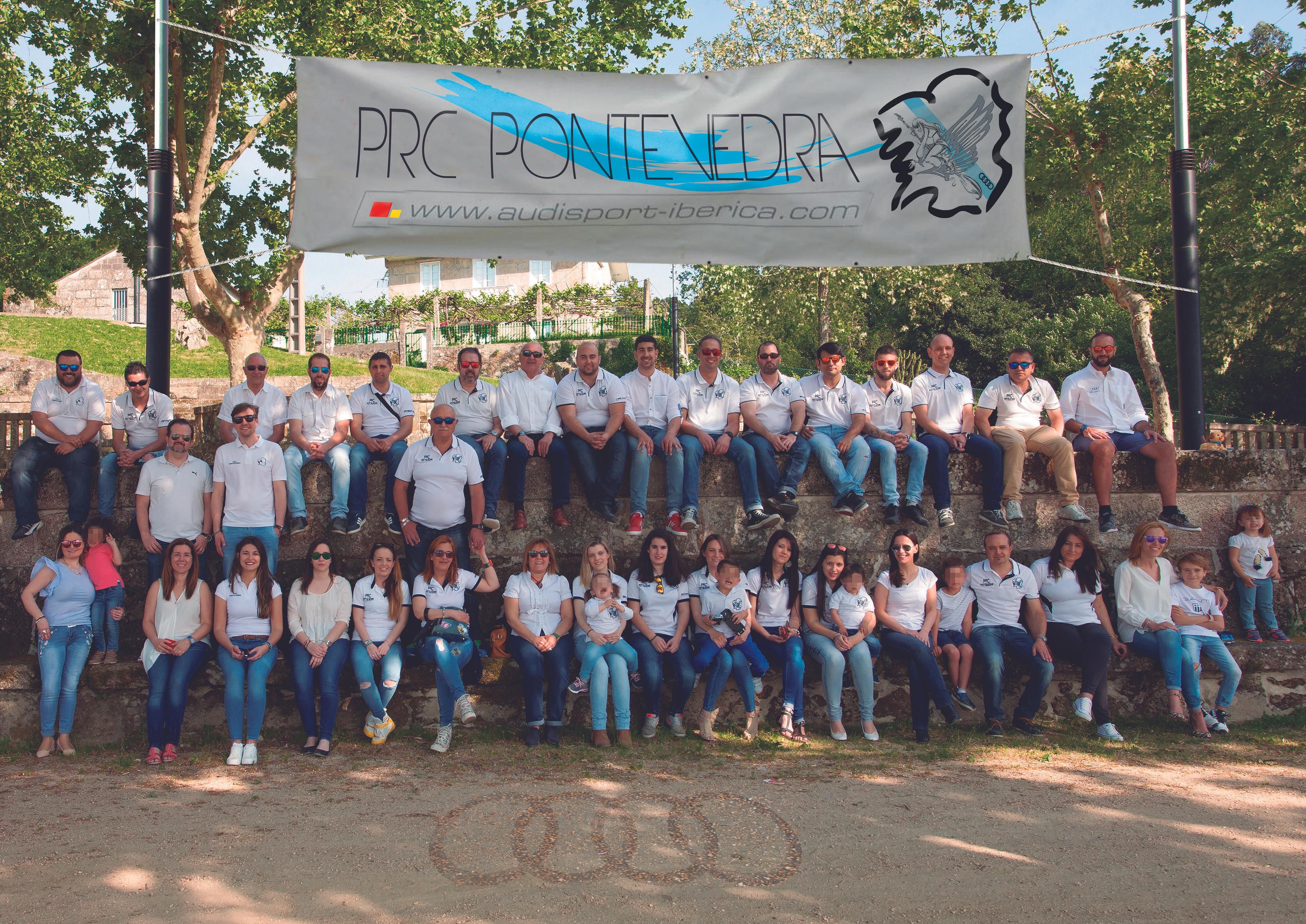 El grupo de aficionados que participan en la "quedada".