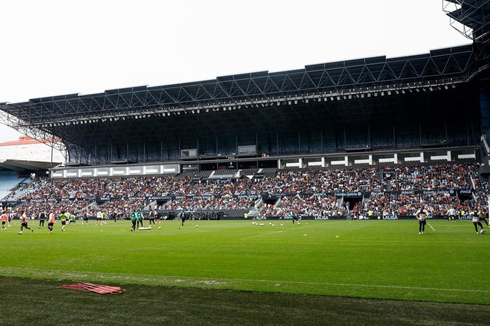 Lleno para ir a ver entrenar al Celta.