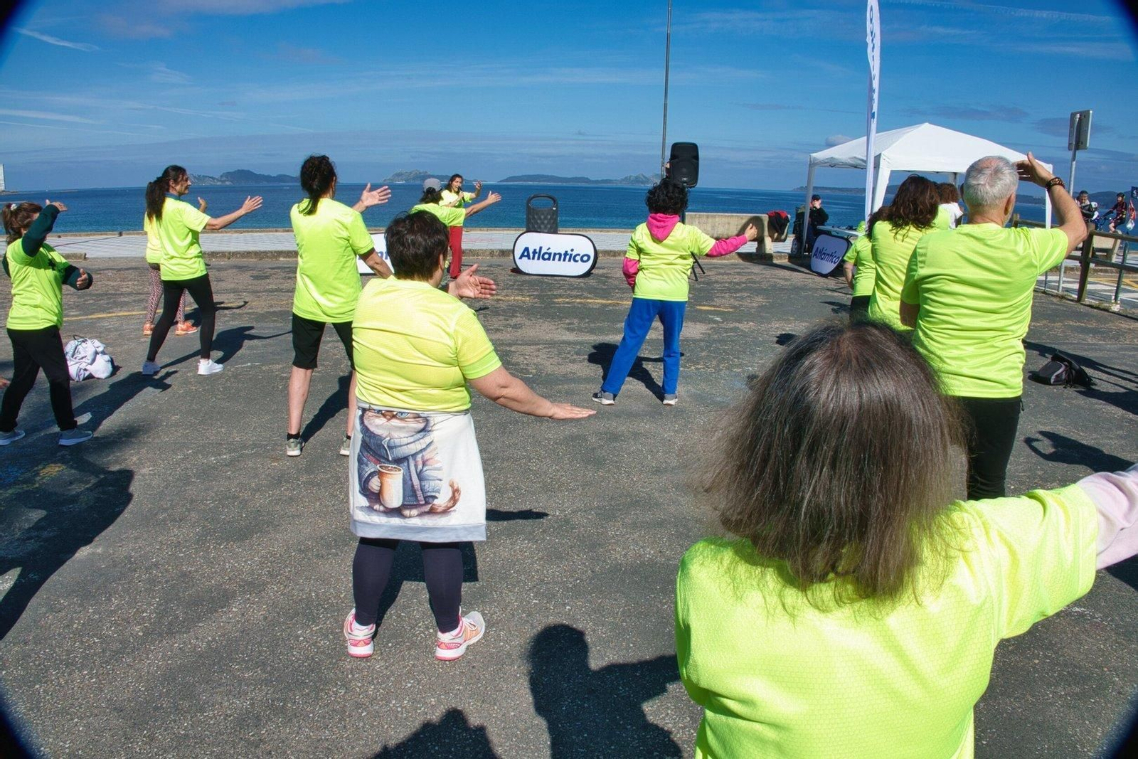 Sesión de taichí de +Deporte Atlántico en Samil.