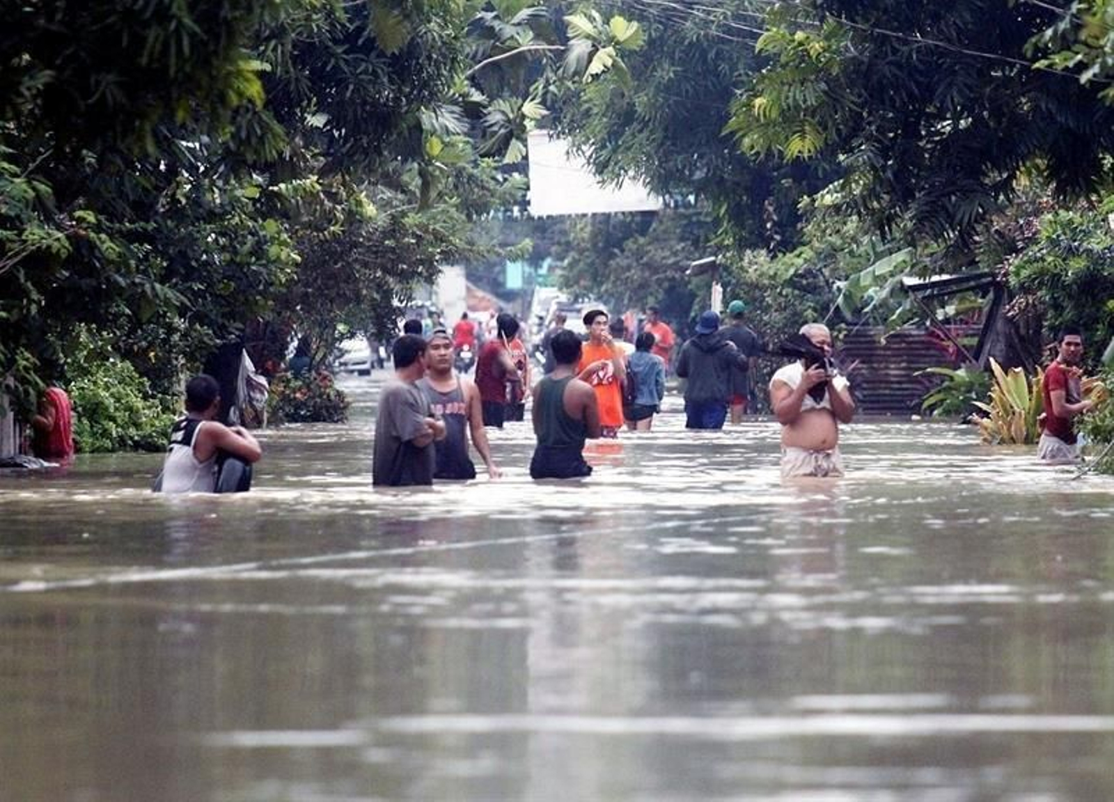 El agua, a la altura de la cinturas en Filipinas.