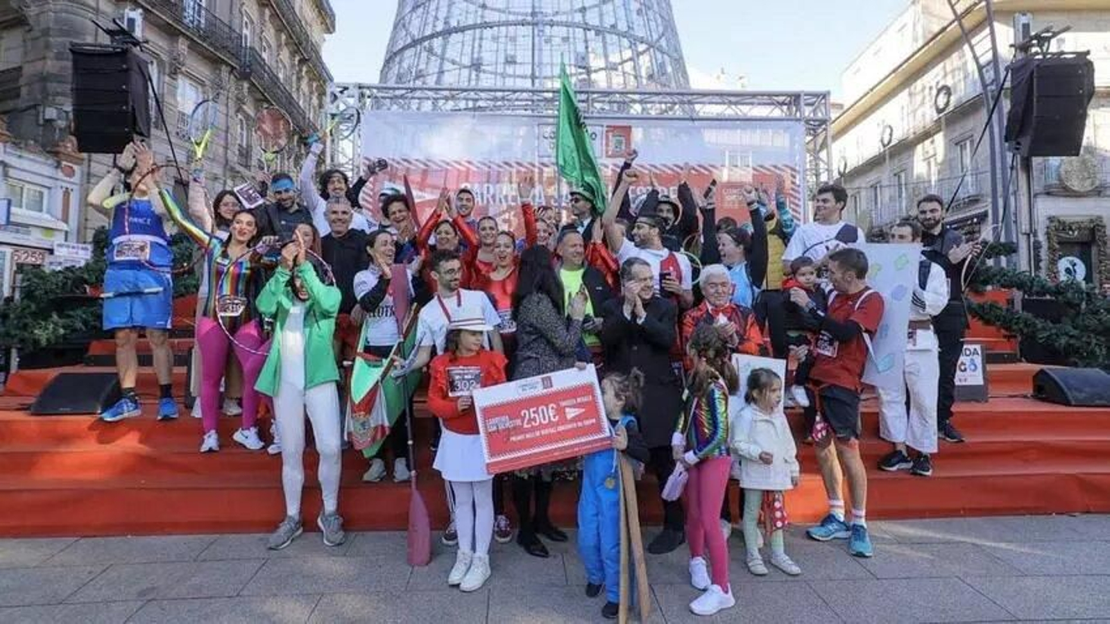 Galería | Vigo corre la San Silvestre 2024 entre multitud de disfraces