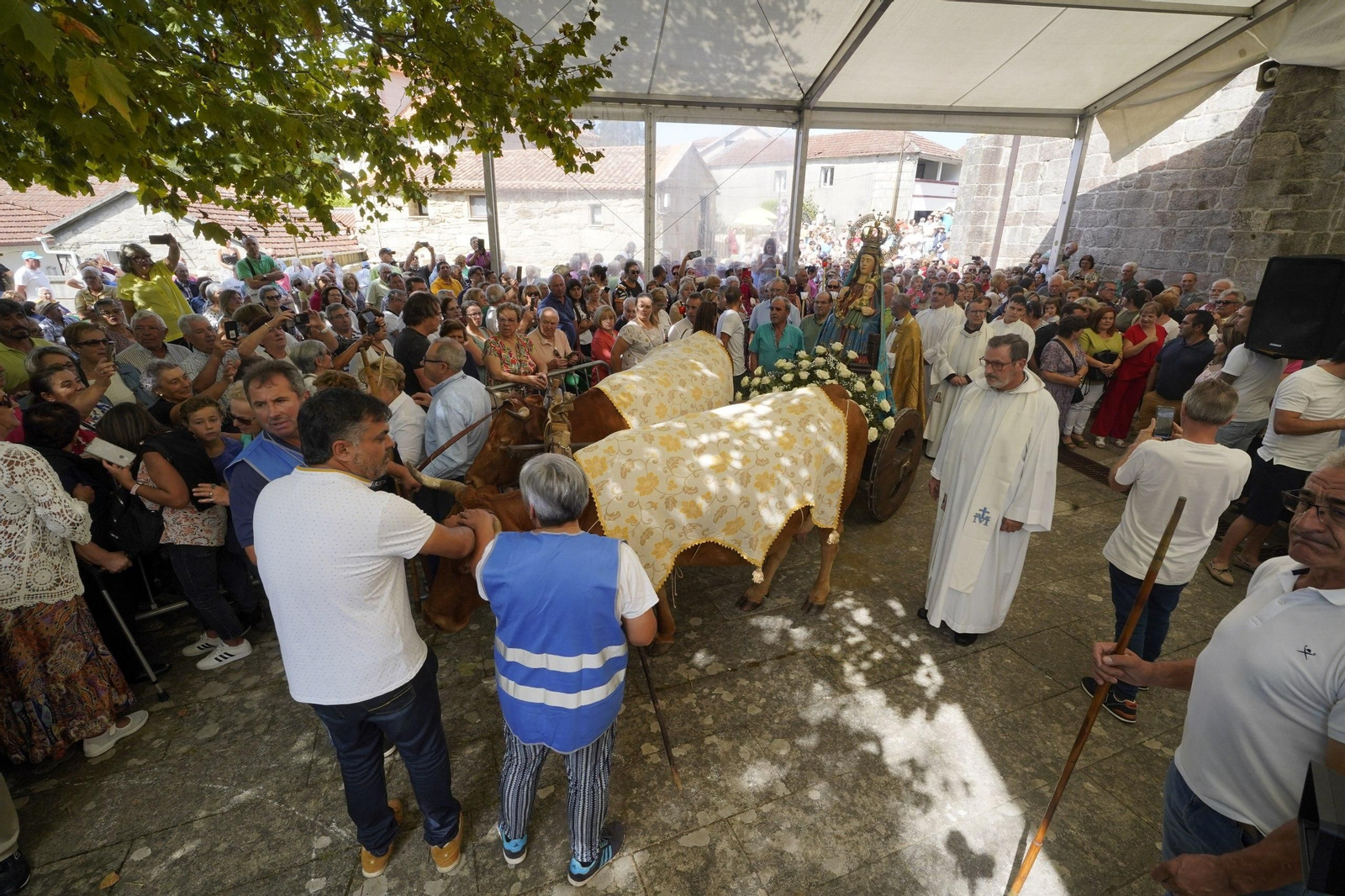 Cientos de personas acudieron a la feria de A Franqueira.