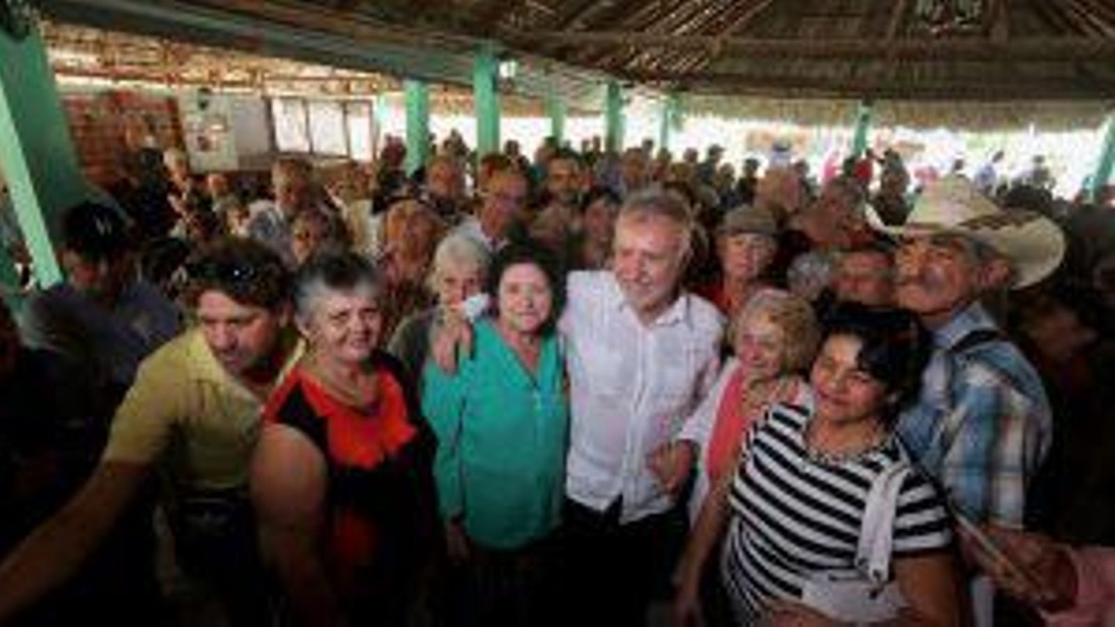 Un momento de la visita al municipio de Cabaiguán.