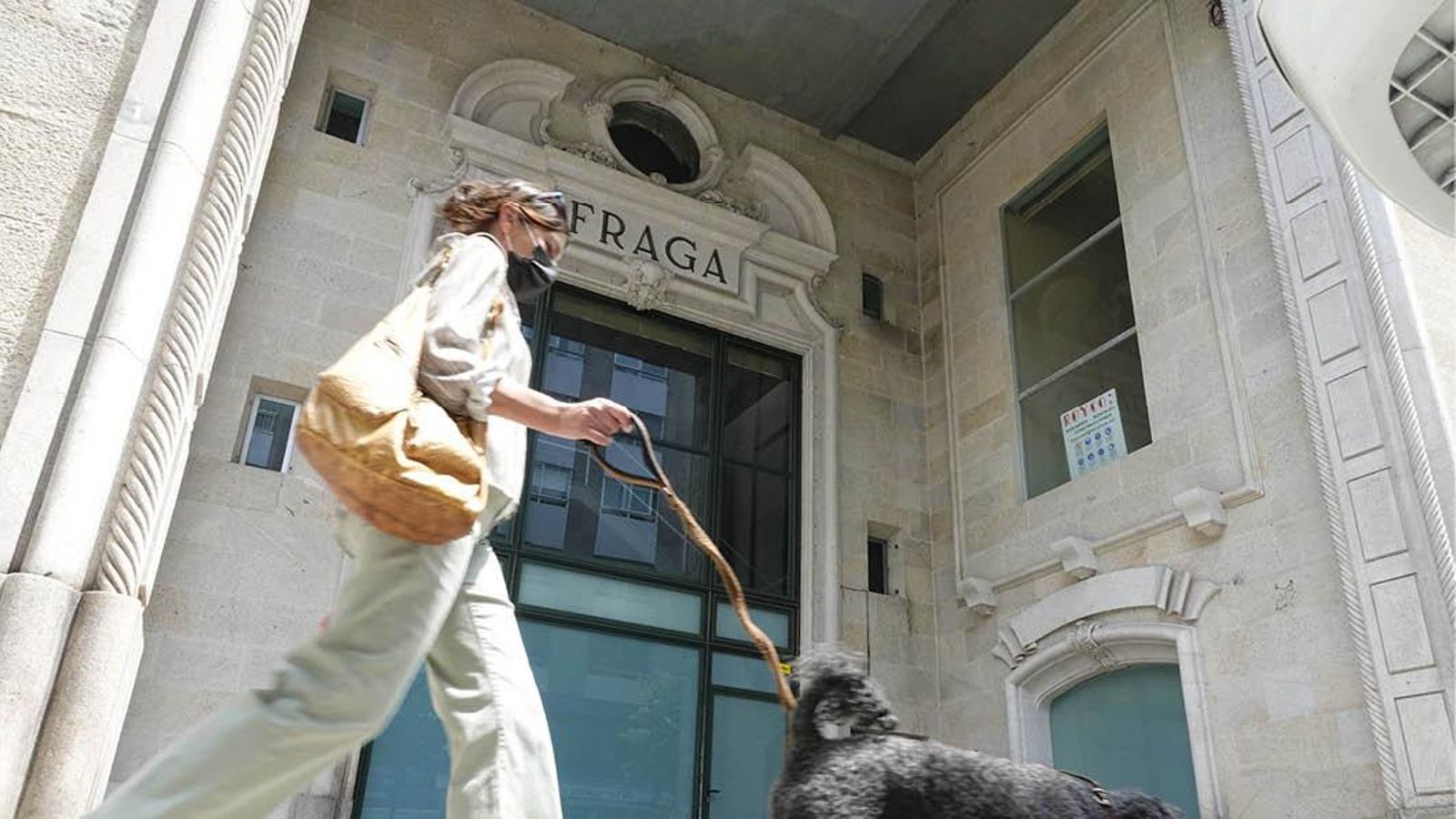 El teatro cine Fraga lleva más de 20 años cerrado.