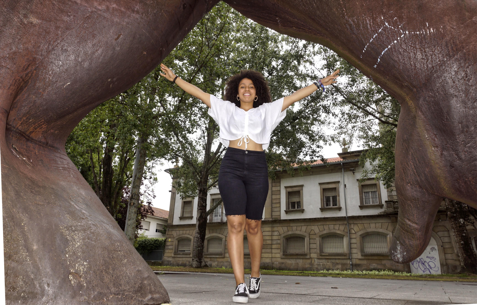 Carmen posou na Praza da Estrela aproveitando que está a pasar as súas vacacións en Vigo.