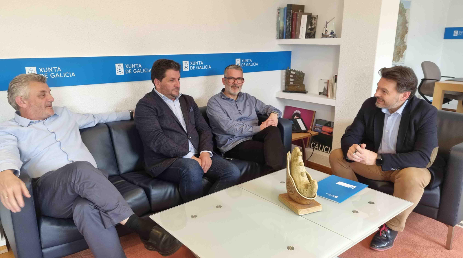 Imagen de la reunión celebrada en la sede de la SXE en la capital de Galicia