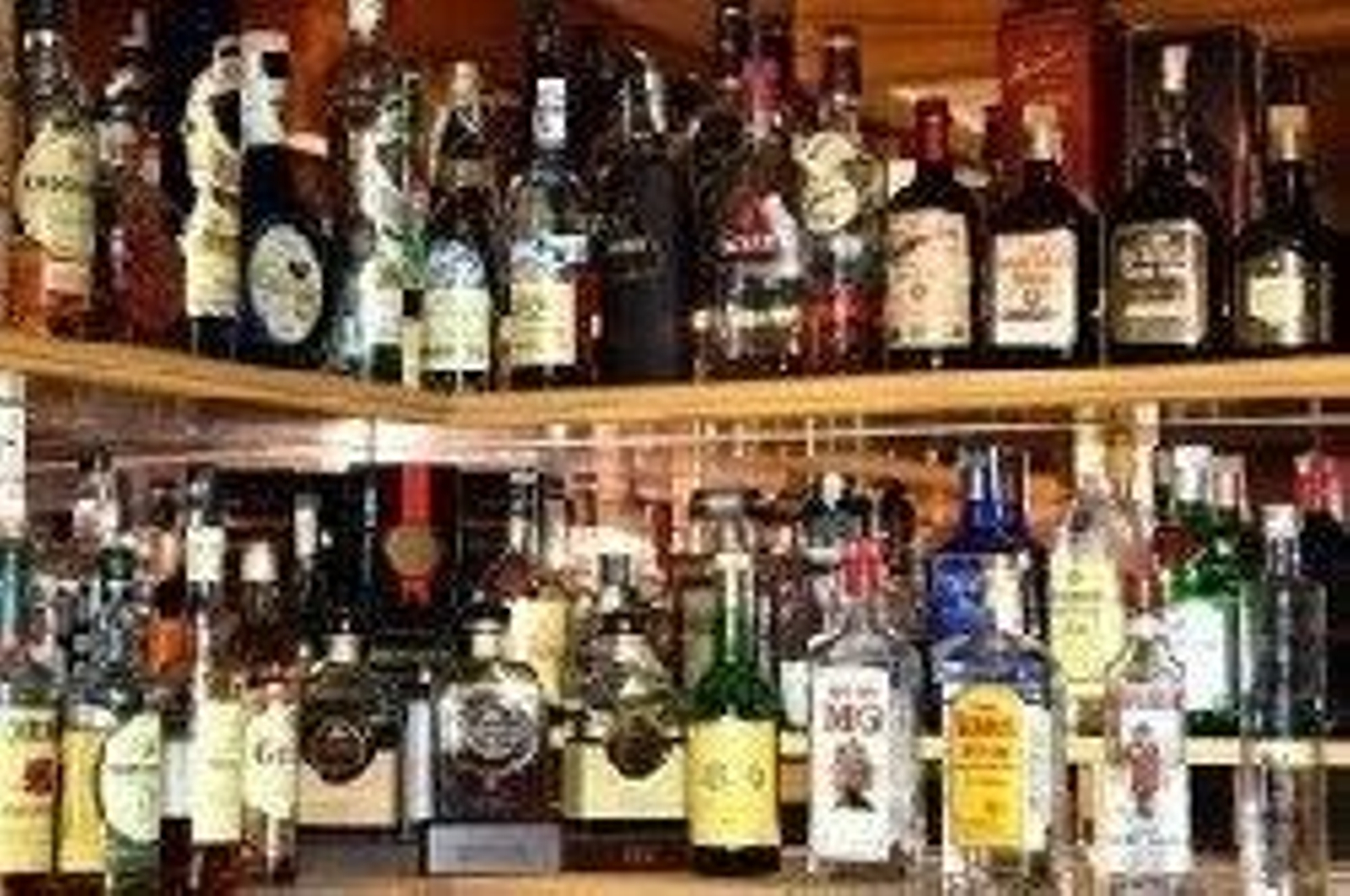Piden control de calidad en las bebidas alcohólicas de los bares.