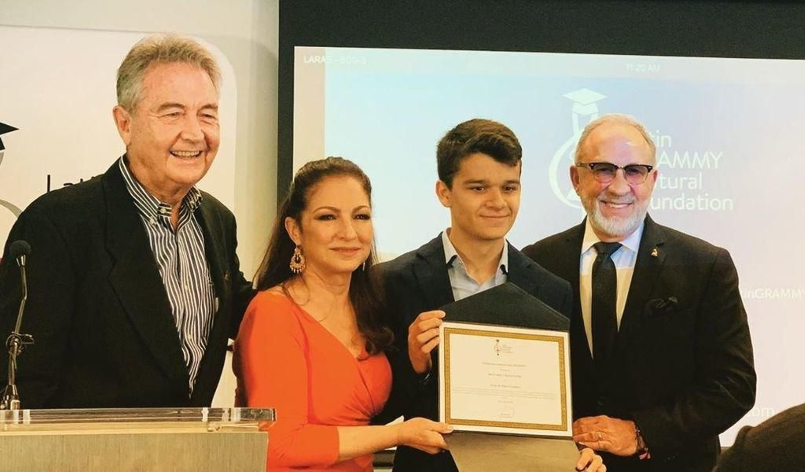 Sergio de Miguel, en Miami con el matrimonio Estefan.