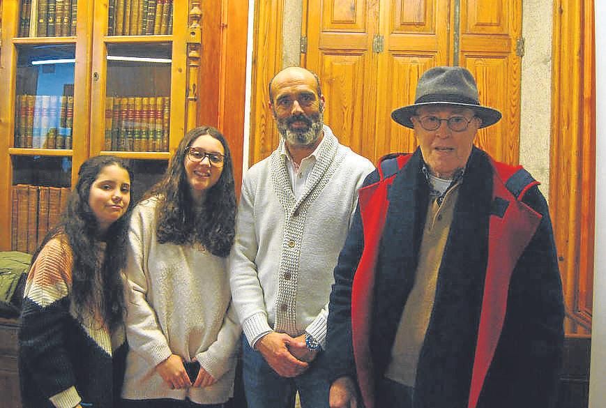 Manuel Díaz-Mella, y su hijo del mismo nombre con Jimena y Valentina, las pequeñas de la saga.