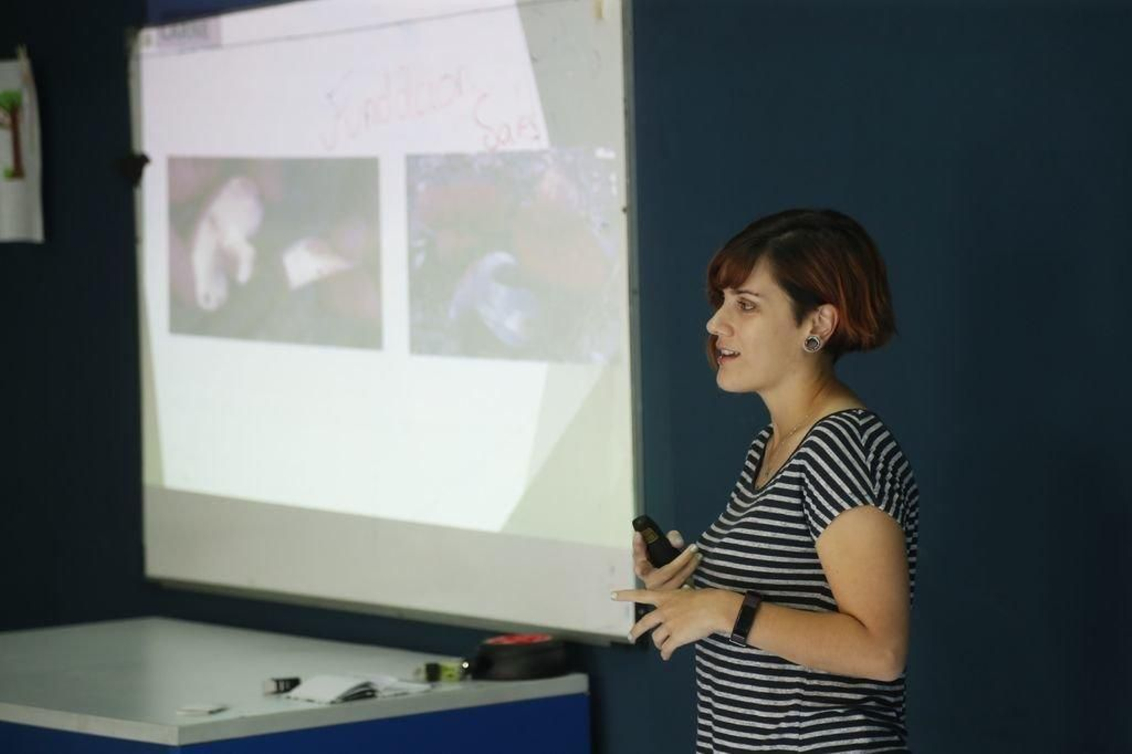 Paula Estévez, durante la charla de ayer, durante los viernes micológicos de la Fundación Sales